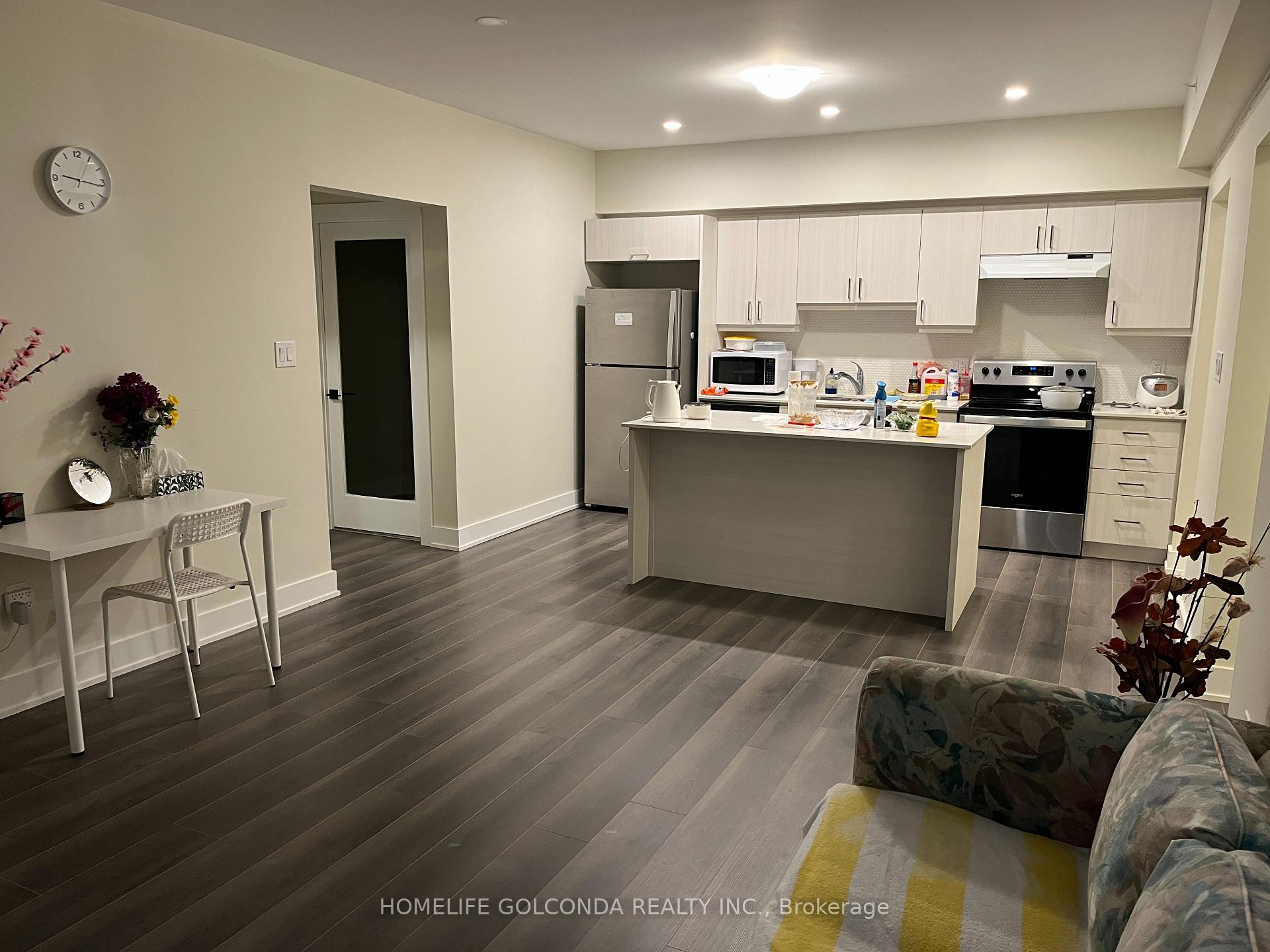 Photo 2 of Unit 510, 4 Spice Way, Barrie, Rural Barrie Southeast — HOMEH