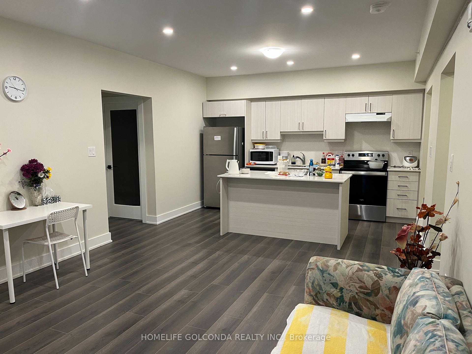 Photo 4 of Unit 510, 4 Spice Way, Barrie, Rural Barrie Southeast — HOMEH
