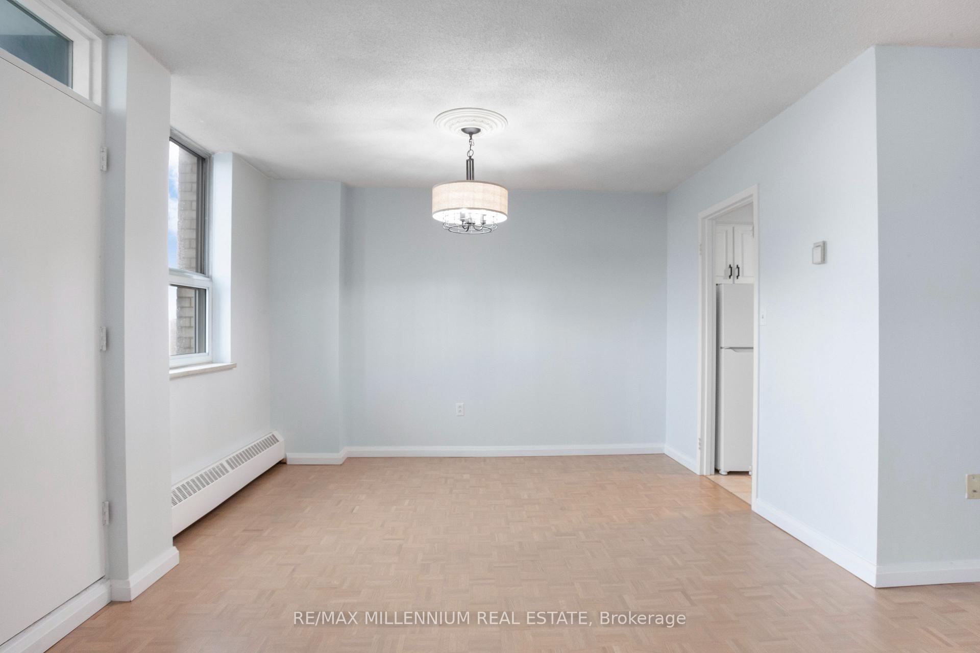 Photo 5 of Unit 705, 151 La Rose Avenue, Etobicoke, Humber Heights — HOMEH