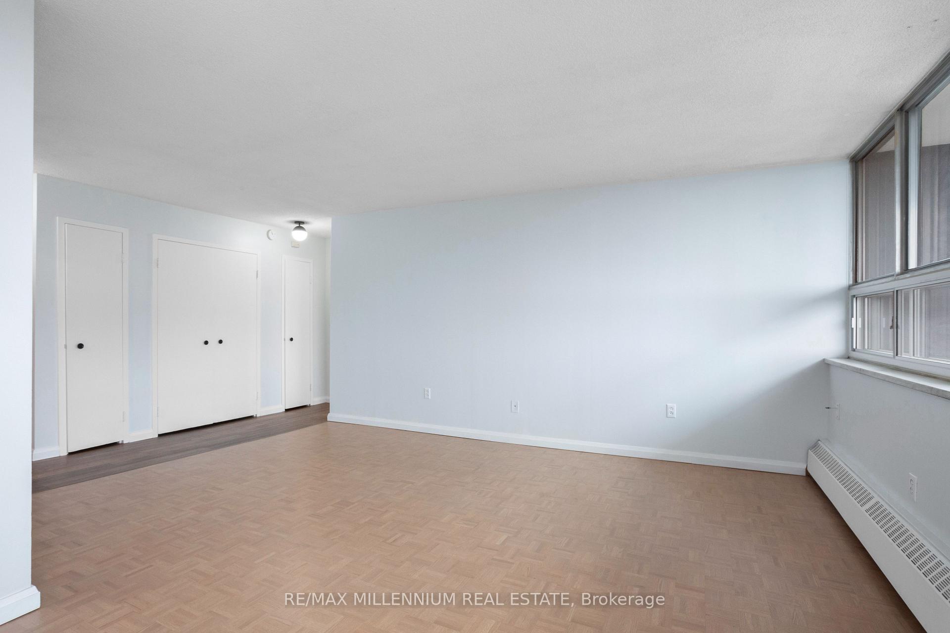 Photo 7 of Unit 705, 151 La Rose Avenue, Etobicoke, Humber Heights — HOMEH
