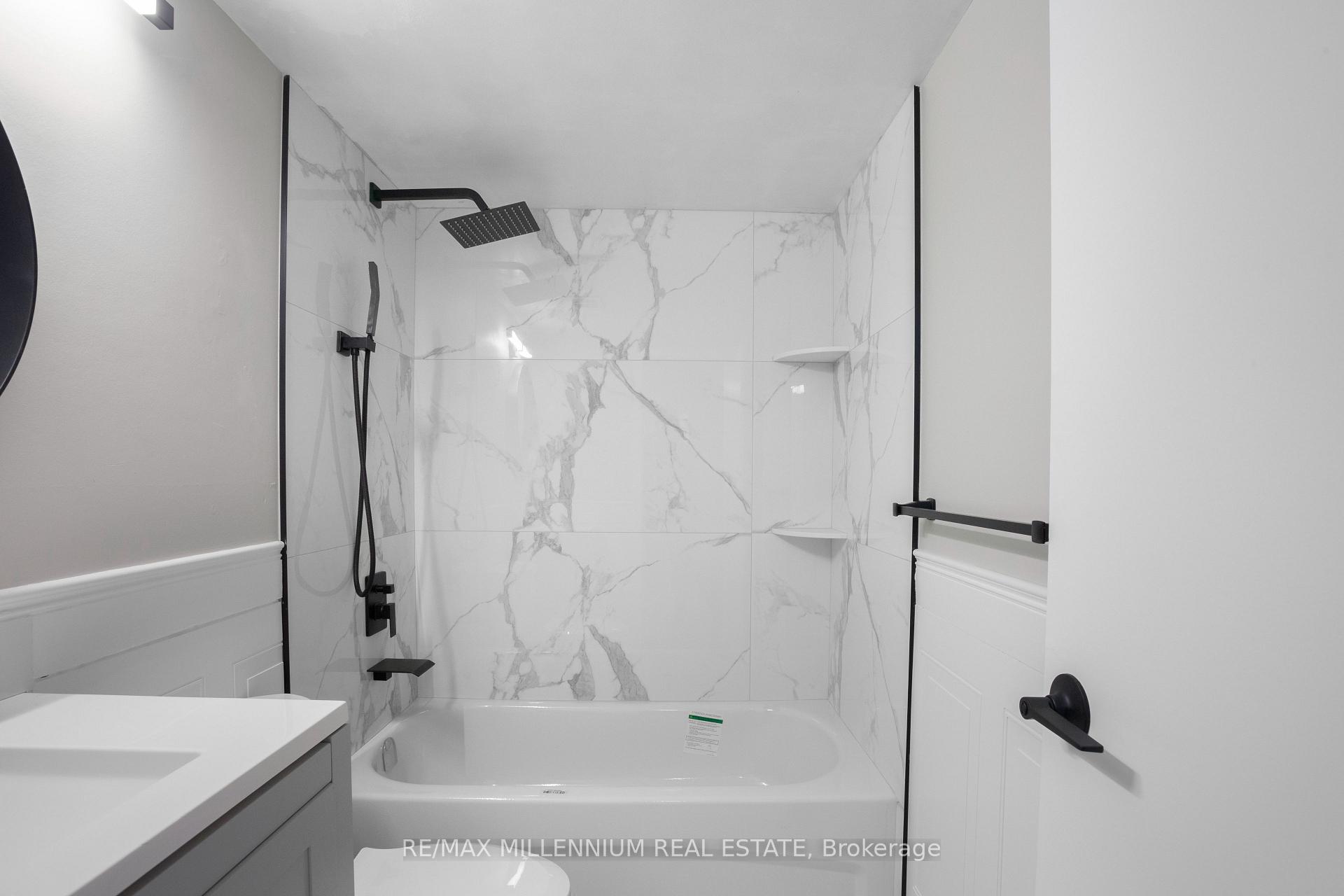 Photo 13 of Unit 705, 151 La Rose Avenue, Etobicoke, Humber Heights — HOMEH