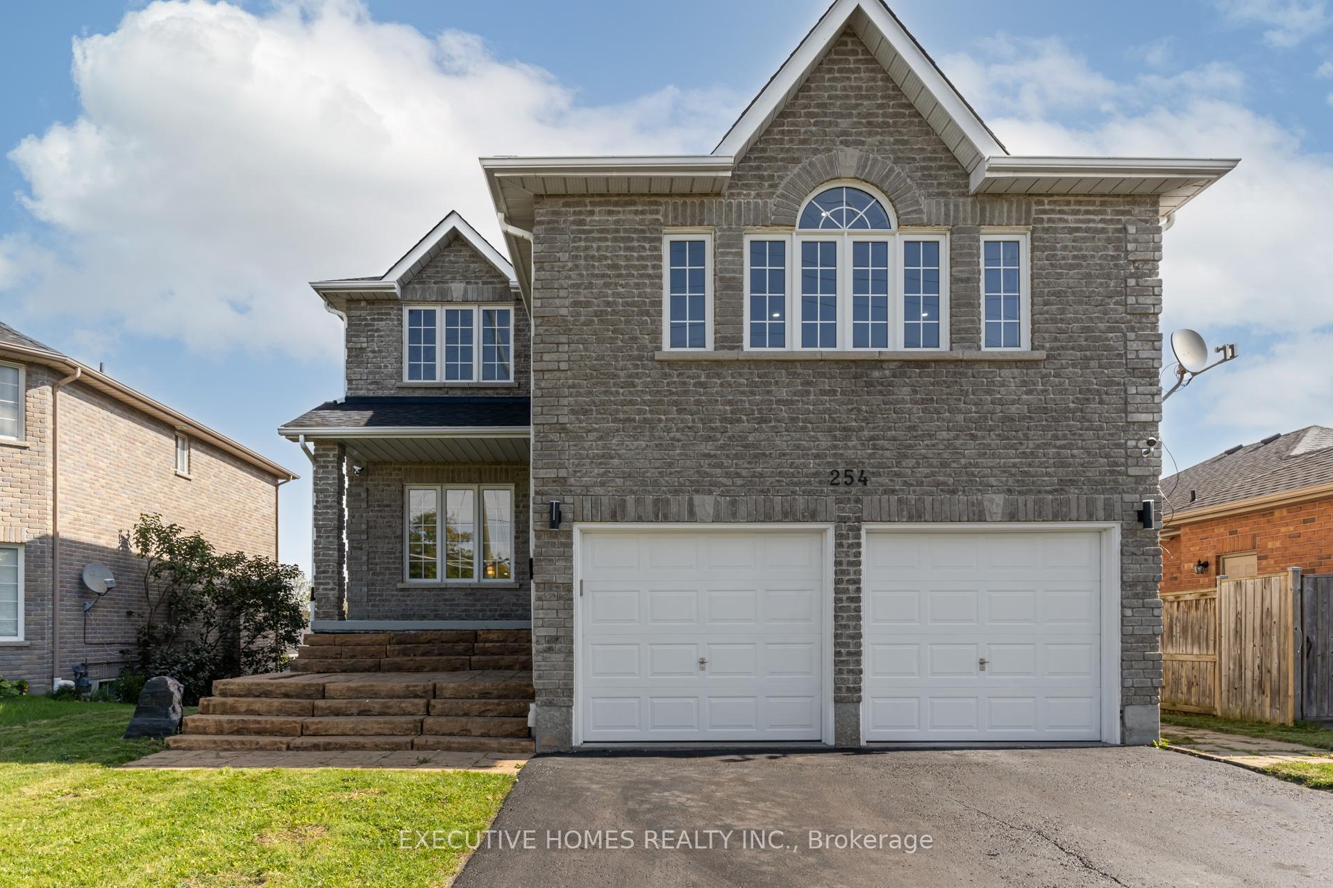 Photo 1 of 254 Livingstone Street E, Barrie, Little Lake — HOMEH