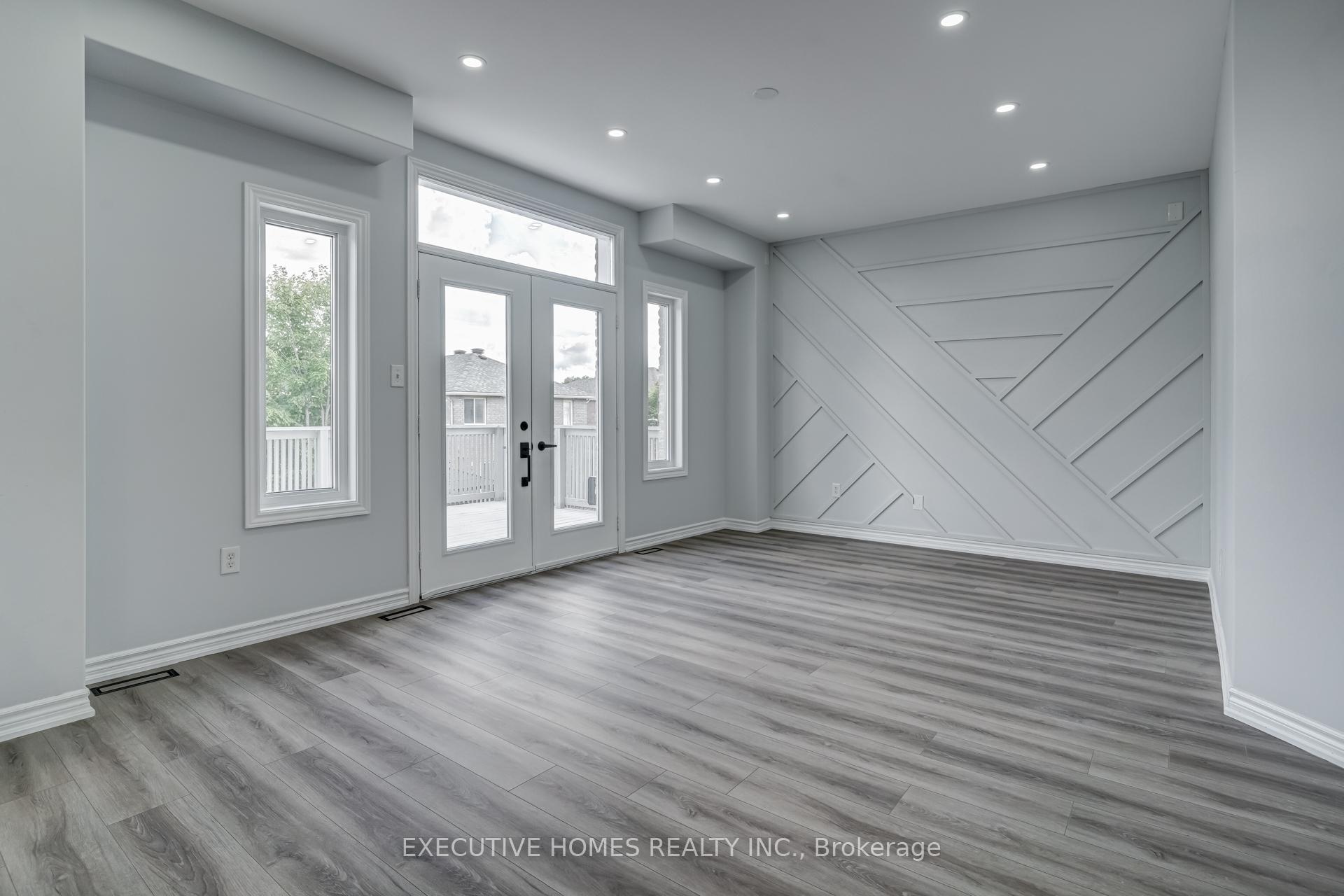 Photo 25 of 254 Livingstone Street E, Barrie, Little Lake — HOMEH
