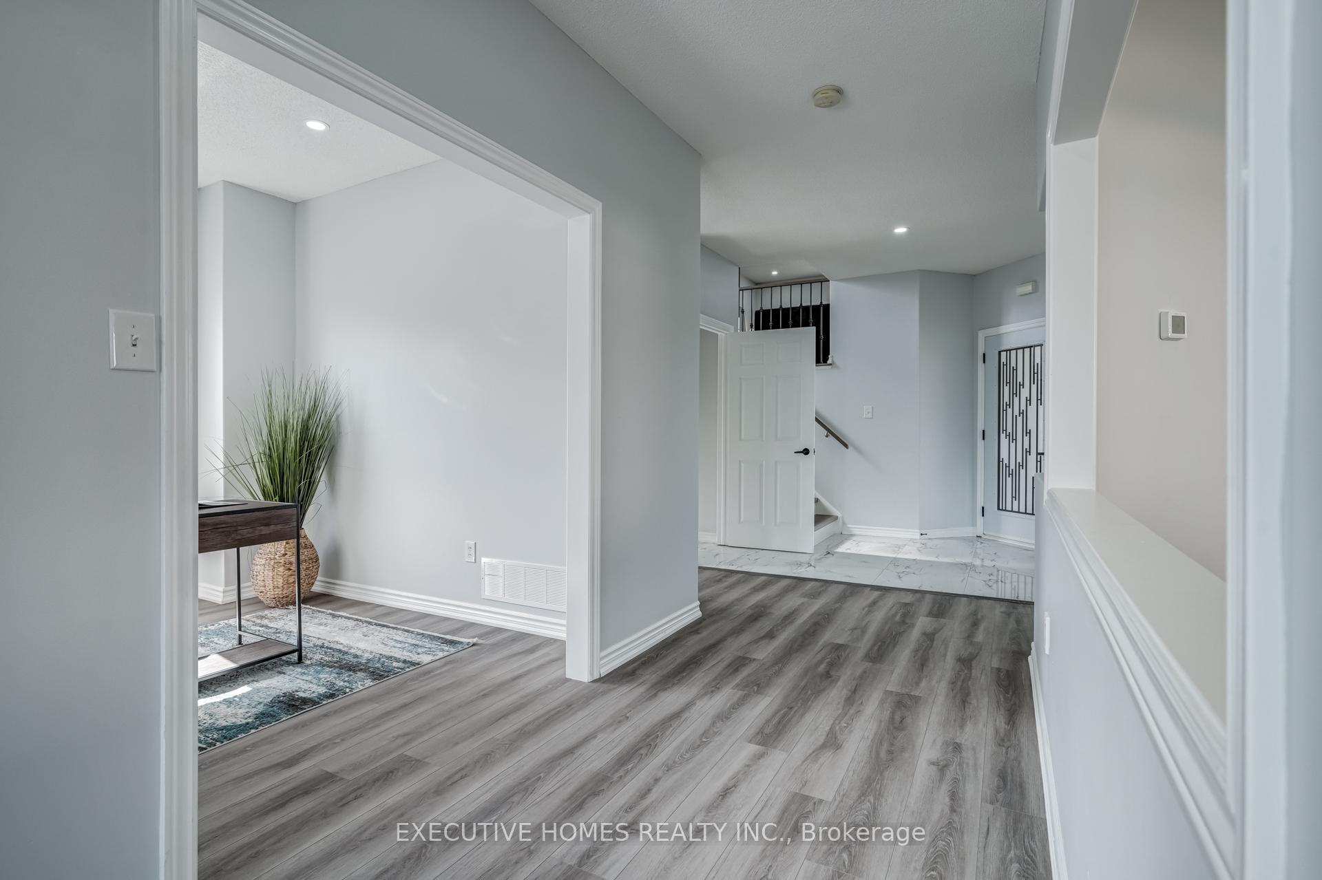 Photo 20 of 254 Livingstone Street E, Barrie, Little Lake — HOMEH