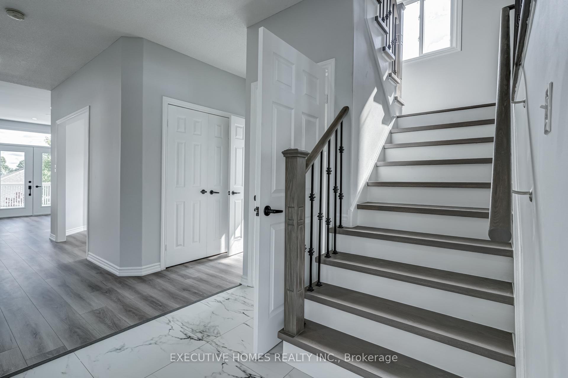 Photo 26 of 254 Livingstone Street E, Barrie, Little Lake — HOMEH