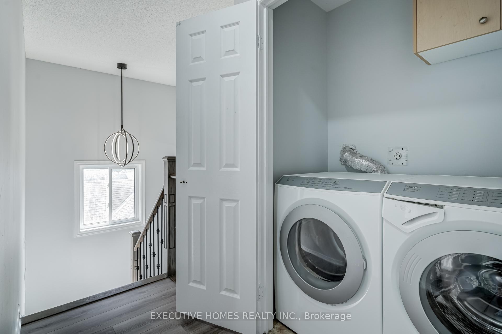 Photo 17 of 254 Livingstone Street E, Barrie, Little Lake — HOMEH