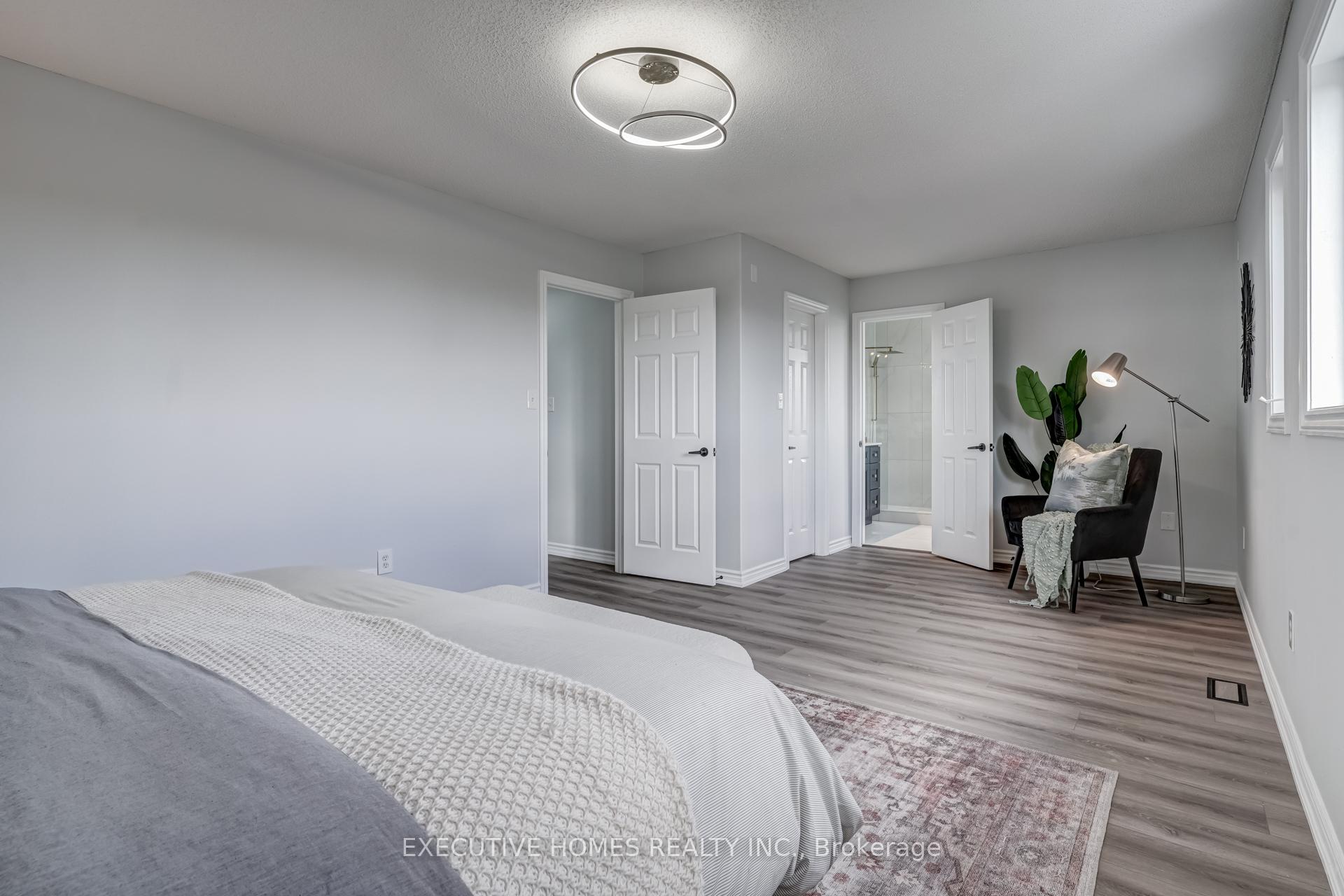 Photo 27 of 254 Livingstone Street E, Barrie, Little Lake — HOMEH