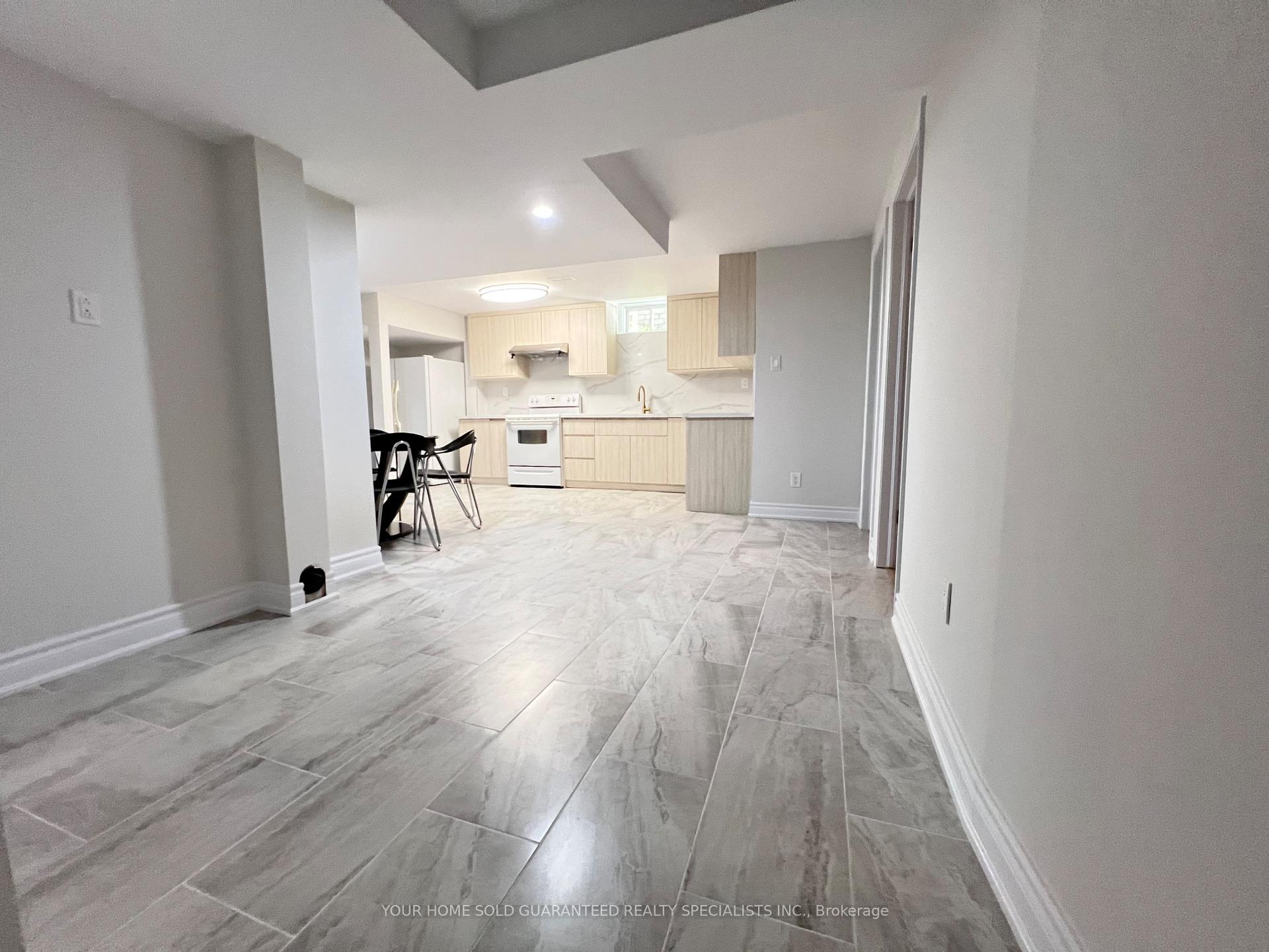 Photo 15 of 9 Nigh Drive, Markham, Middlefield — HOMEH