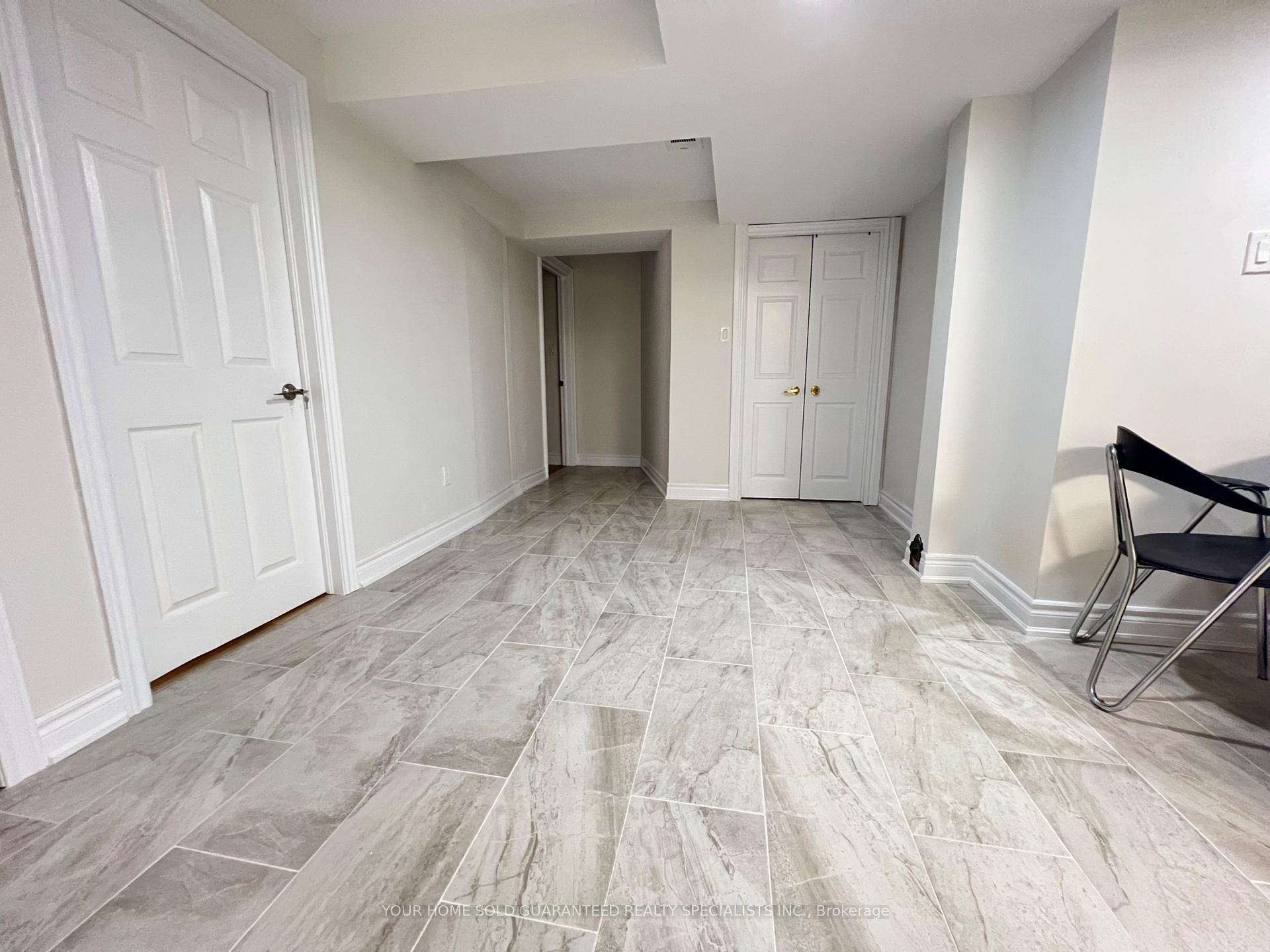 Photo 2 of 9 Nigh Drive, Markham, Middlefield — HOMEH