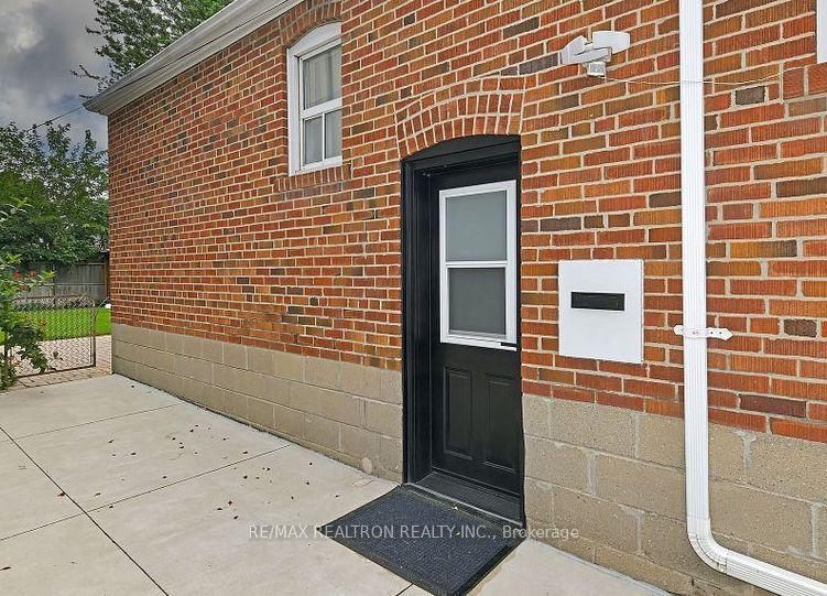 Photo 3 of 2730 St. Clair Avenue E, Toronto, O'Connor-Parkview — HOMEH