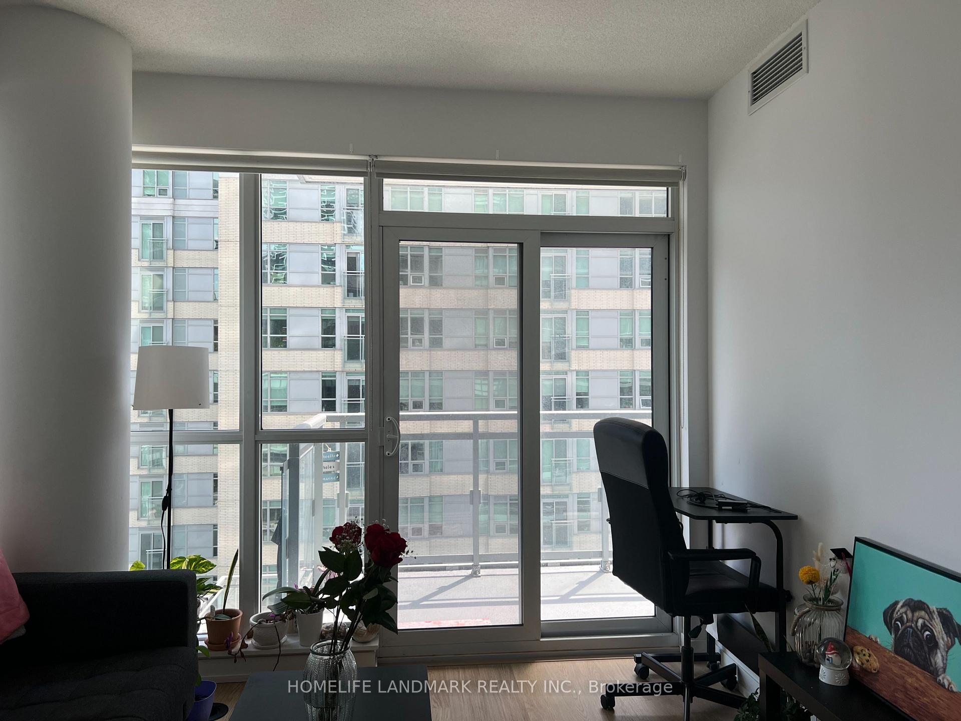 Photo 4 of Unit 807, 89 Dunfield Avenue, Toronto, Mount Pleasant West — HOMEH