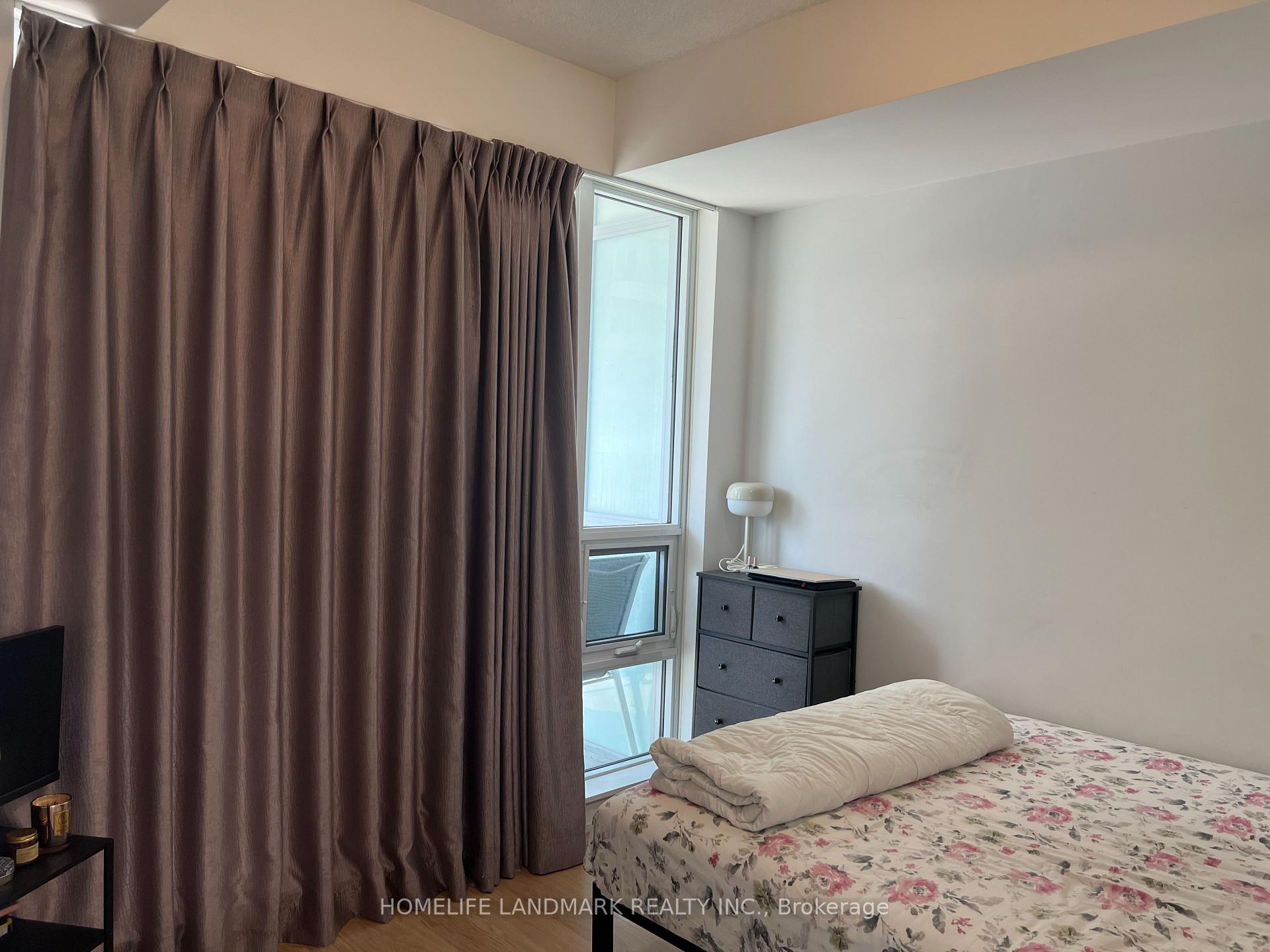 Photo 7 of Unit 807, 89 Dunfield Avenue, Toronto, Mount Pleasant West — HOMEH
