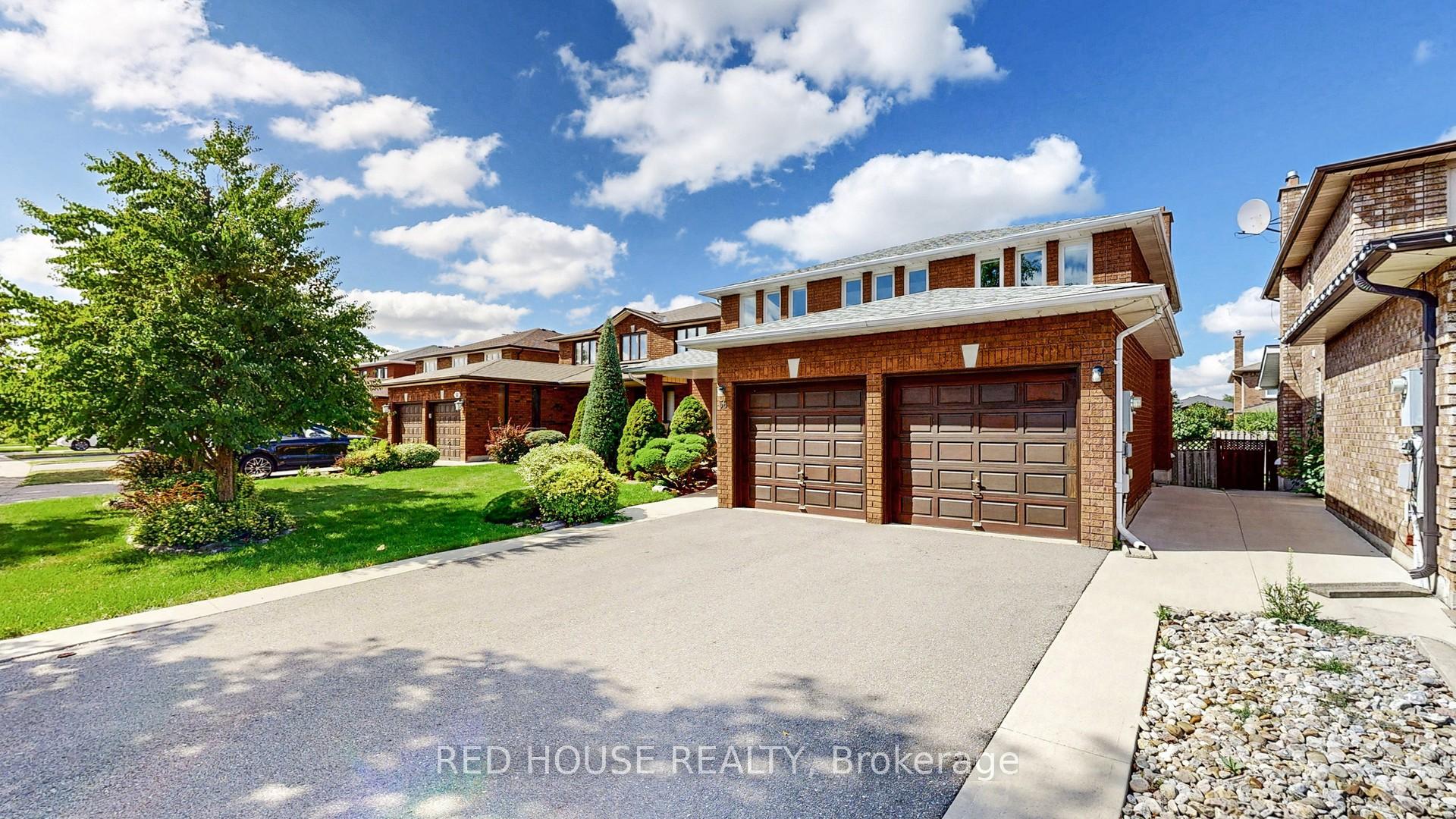 Photo 14 of 56 Belair Way, Vaughan, East Woodbridge — HOMEH
