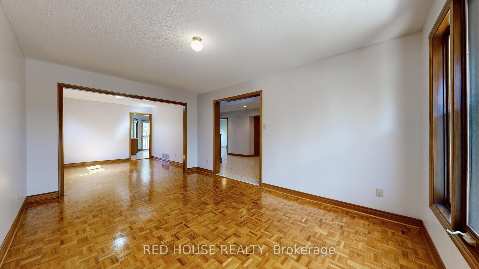 Photo 13 of 56 Belair Way, Vaughan, East Woodbridge — HOMEH