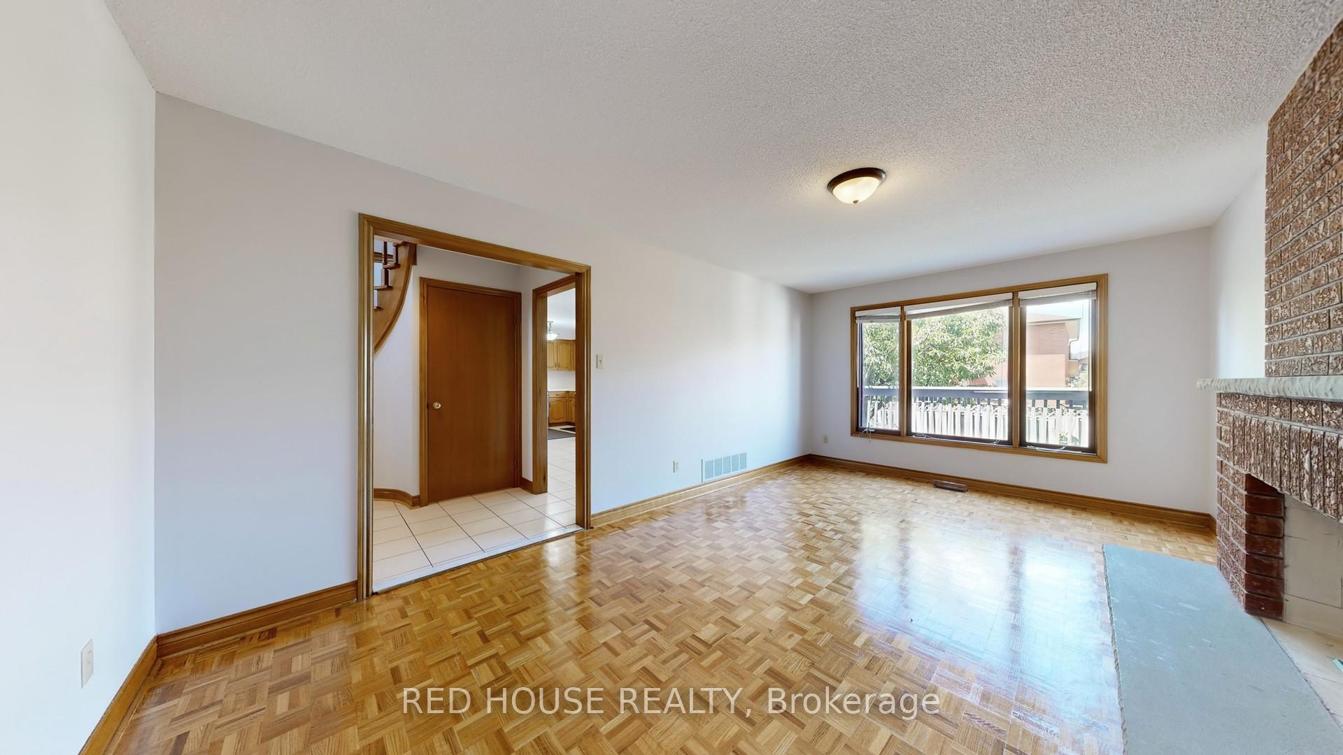 Photo 39 of 56 Belair Way, Vaughan, East Woodbridge — HOMEH