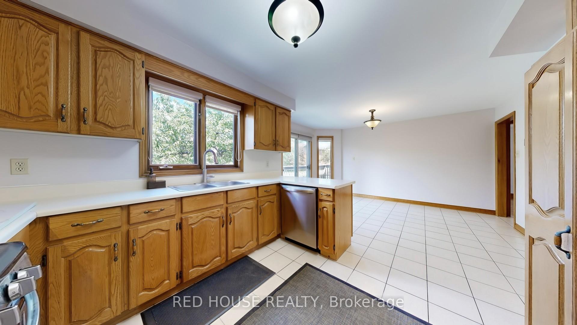 Photo 7 of 56 Belair Way, Vaughan, East Woodbridge — HOMEH