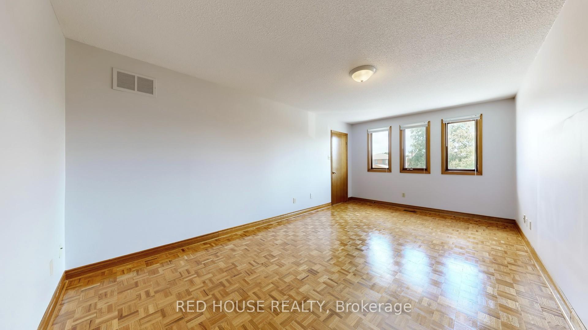 Photo 17 of 56 Belair Way, Vaughan, East Woodbridge — HOMEH