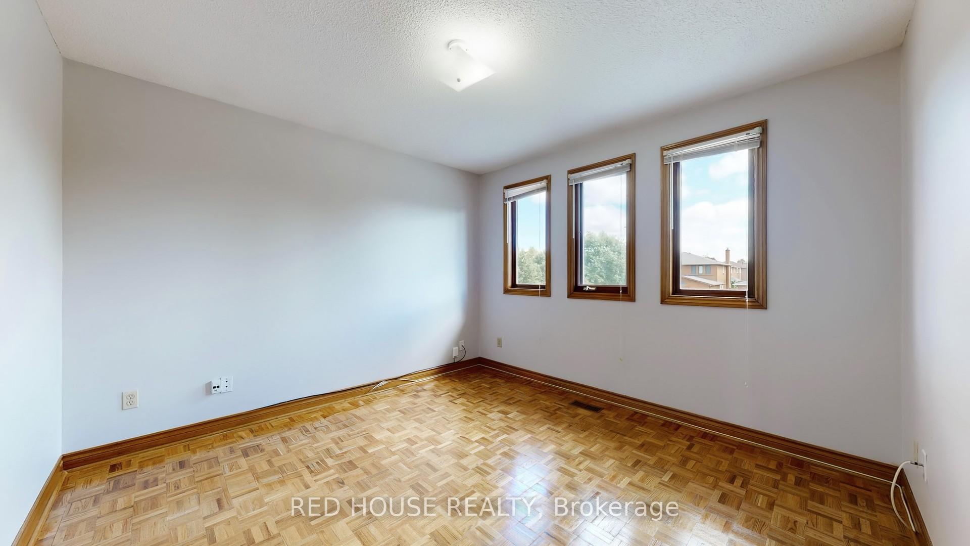 Photo 25 of 56 Belair Way, Vaughan, East Woodbridge — HOMEH
