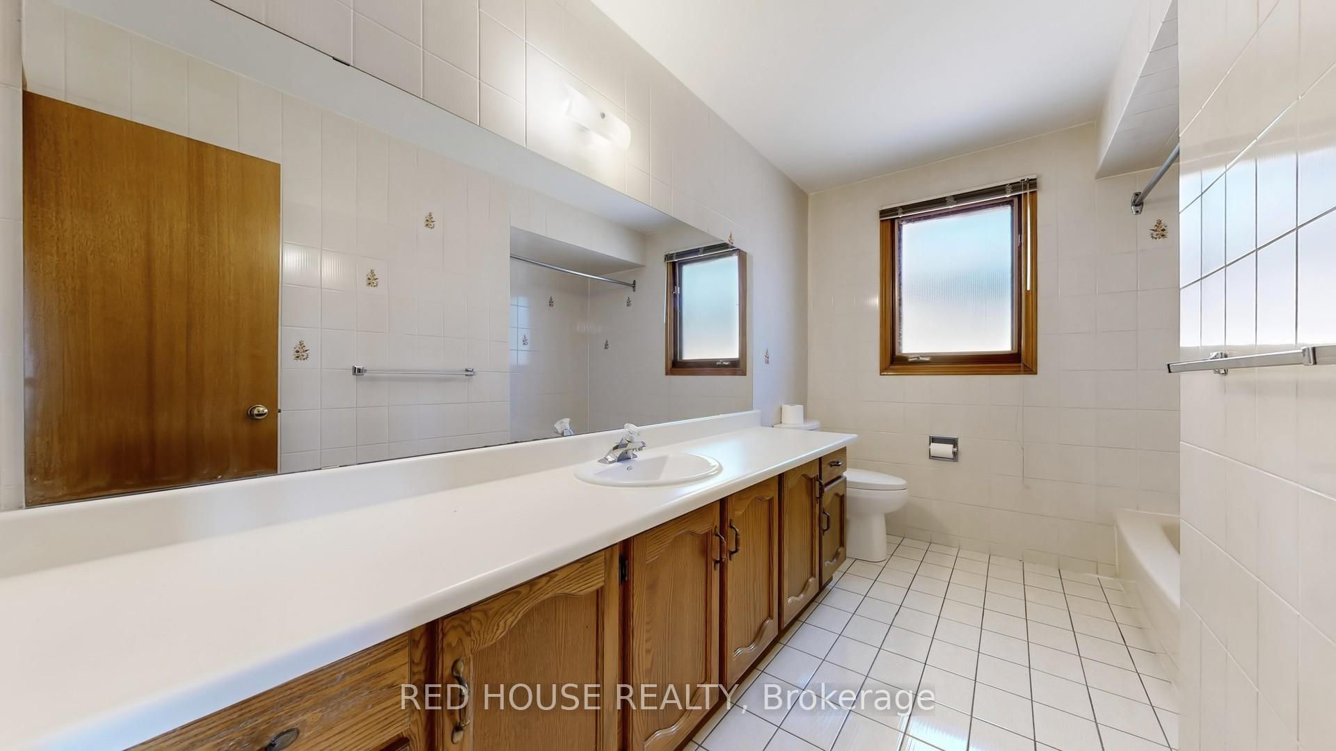 Photo 26 of 56 Belair Way, Vaughan, East Woodbridge — HOMEH