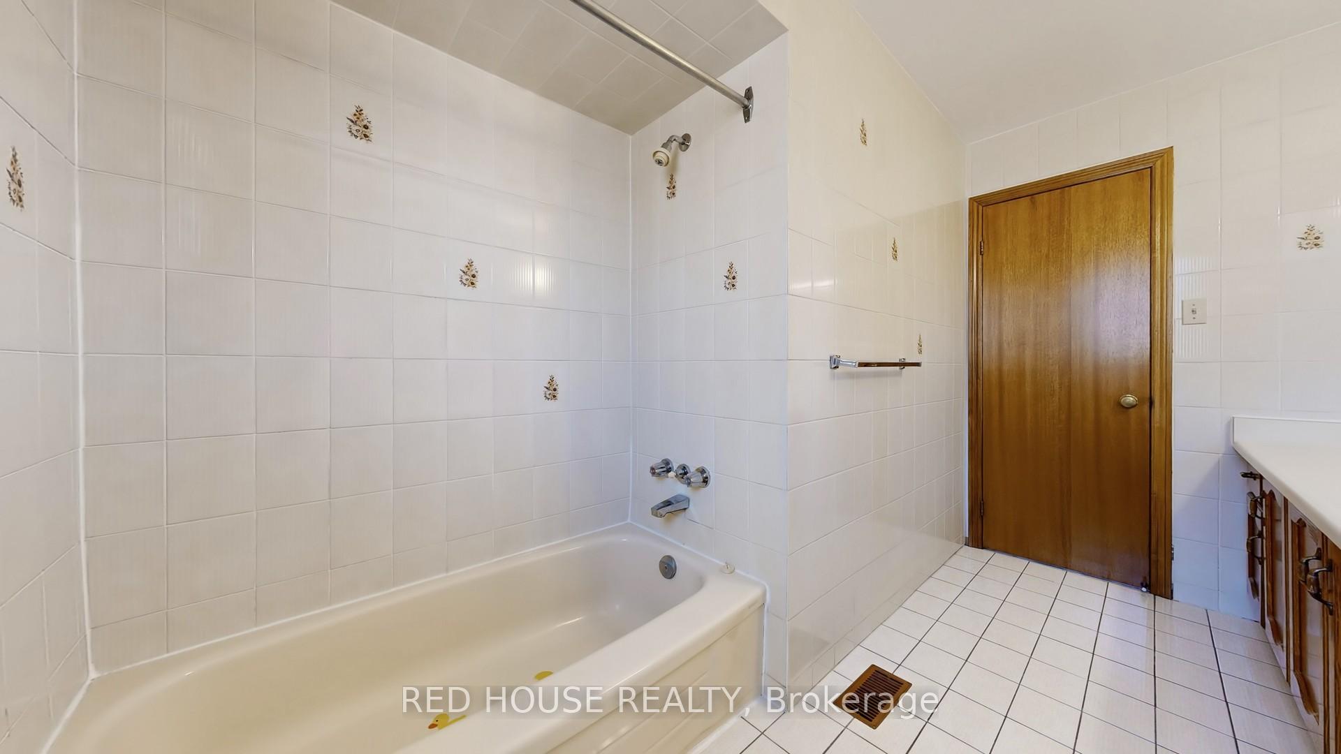 Photo 29 of 56 Belair Way, Vaughan, East Woodbridge — HOMEH