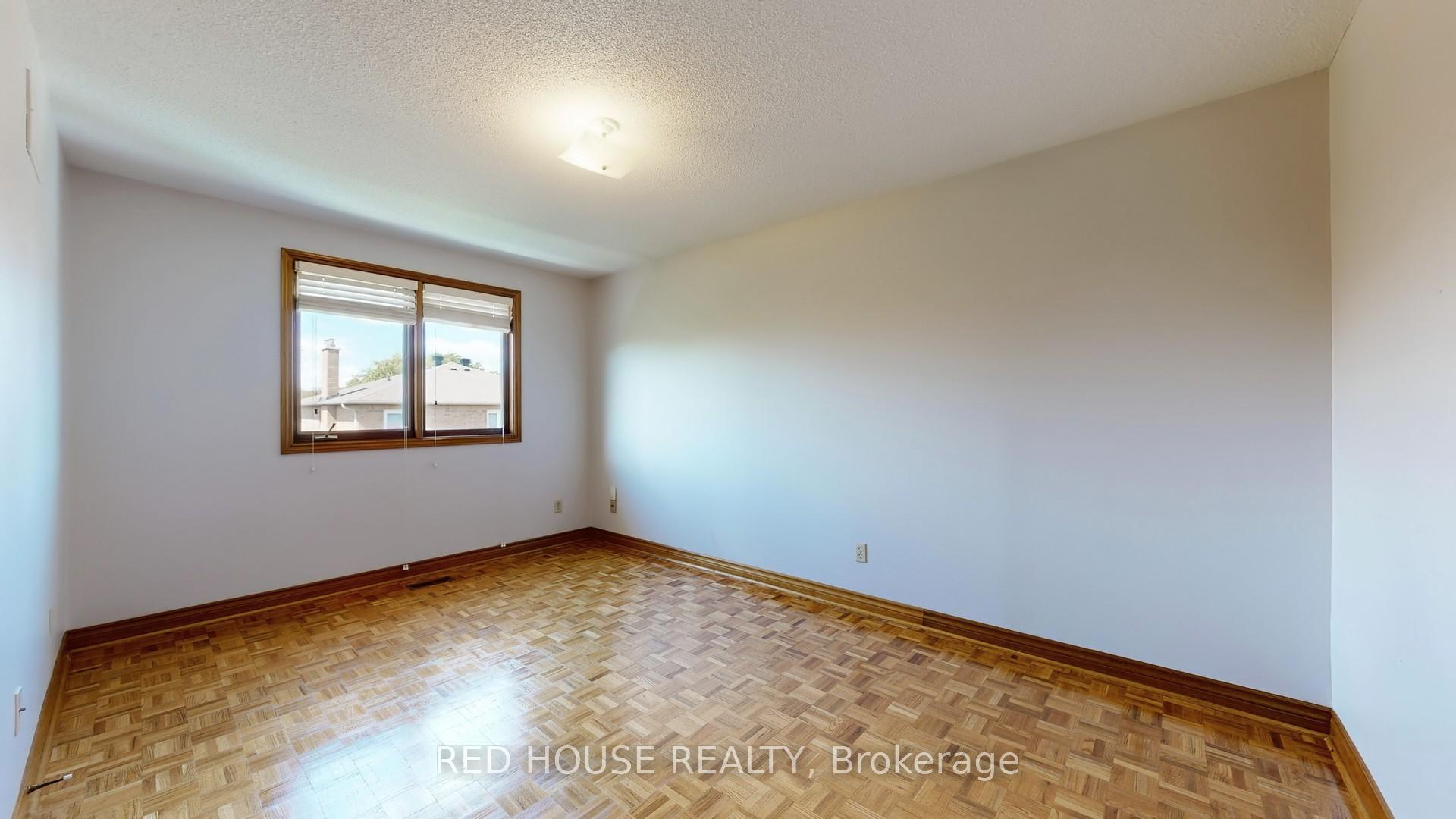 Photo 35 of 56 Belair Way, Vaughan, East Woodbridge — HOMEH