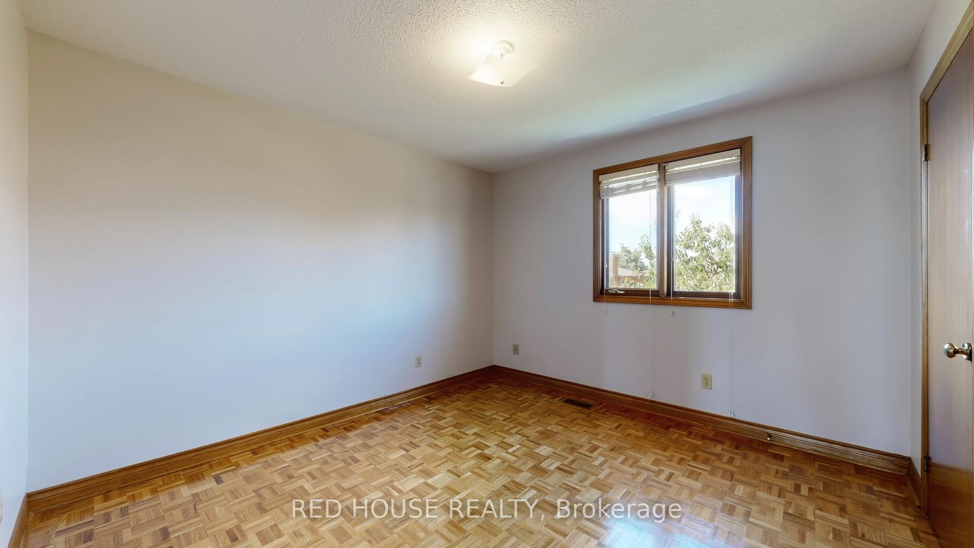 Photo 34 of 56 Belair Way, Vaughan, East Woodbridge — HOMEH