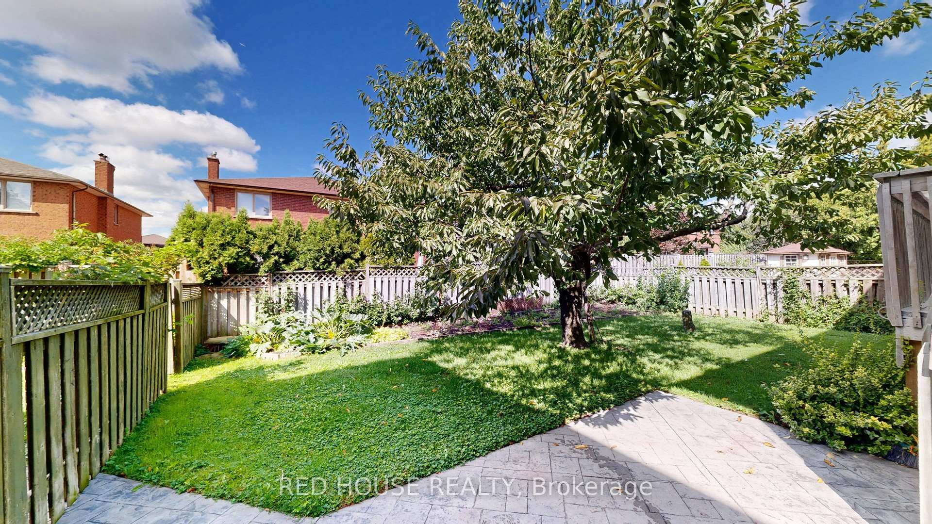 Photo 42 of 56 Belair Way, Vaughan, East Woodbridge — HOMEH