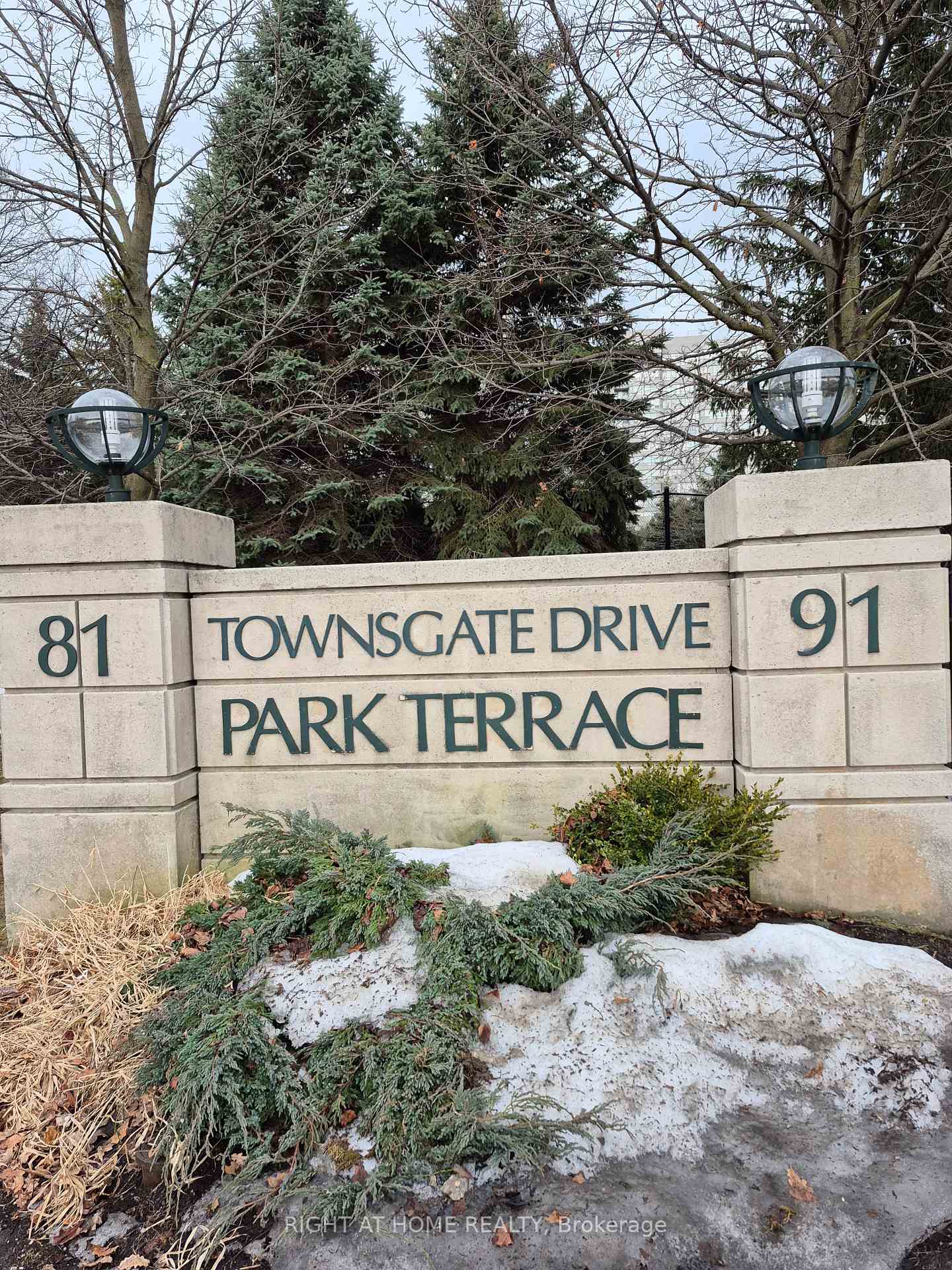 Photo 1 of Unit 605, 91 Townsgate Drive, Vaughan, Crestwood-Springfarm-Yorkhill — HOMEH