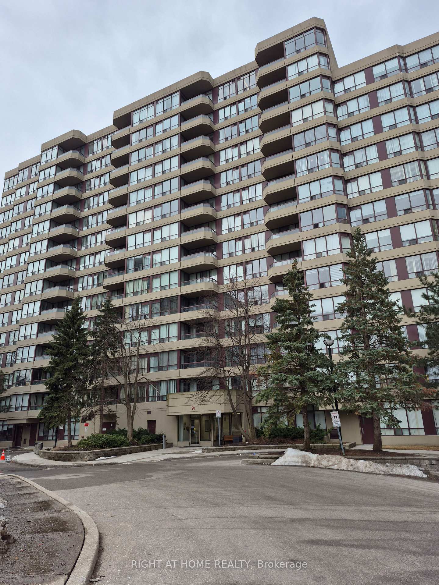 Photo 5 of Unit 605, 91 Townsgate Drive, Vaughan, Crestwood-Springfarm-Yorkhill — HOMEH