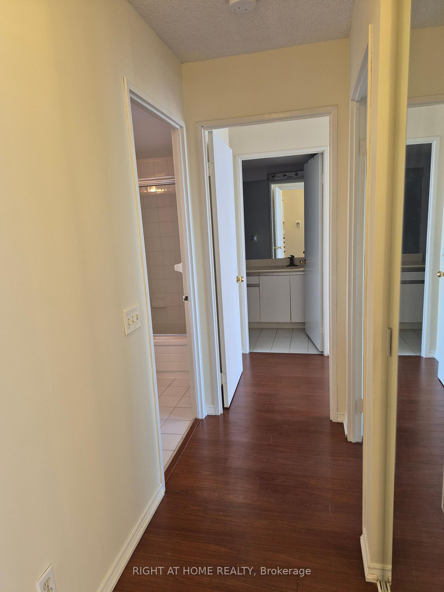Photo 7 of Unit 605, 91 Townsgate Drive, Vaughan, Crestwood-Springfarm-Yorkhill — HOMEH