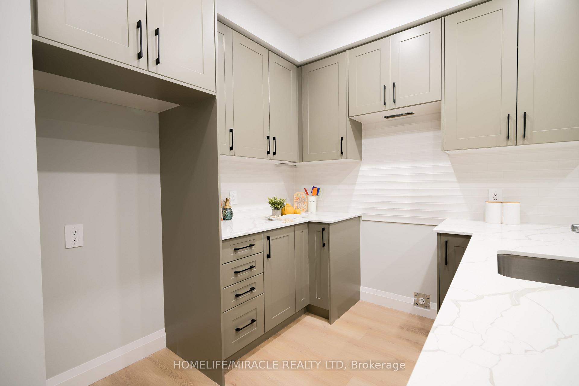 Photo 5 of Unit 2, 10 South Creek Drive, Kitchener — HOMEH