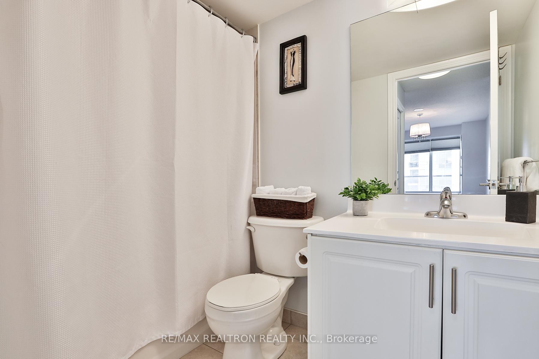 Photo 15 of Unit 404, 7 North Park Road, Vaughan, Beverley Glen — HOMEH