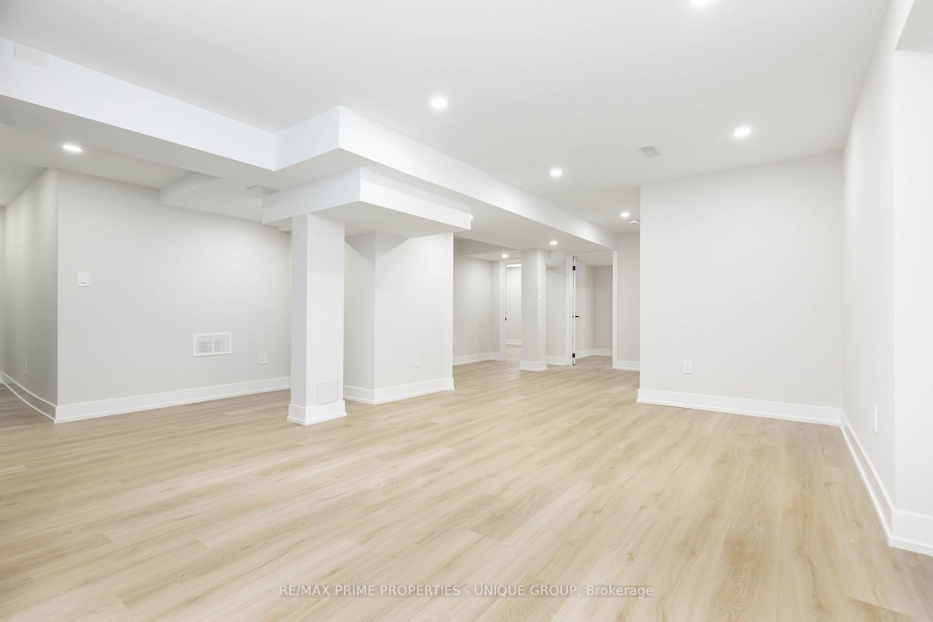 Photo 2 of Unit Lower, 10 Emmett Place E, Whitby, Pringle Creek — HOMEH