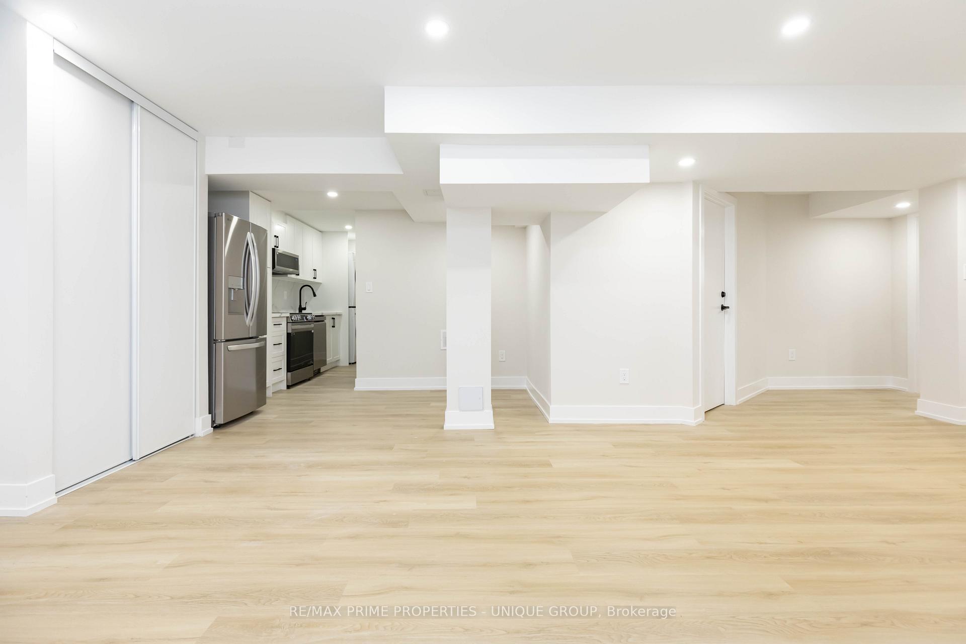 Photo 8 of Unit Lower, 10 Emmett Place E, Whitby, Pringle Creek — HOMEH
