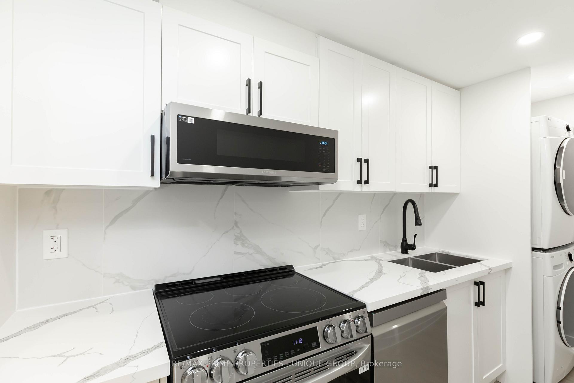 Photo 15 of Unit Lower, 10 Emmett Place E, Whitby, Pringle Creek — HOMEH