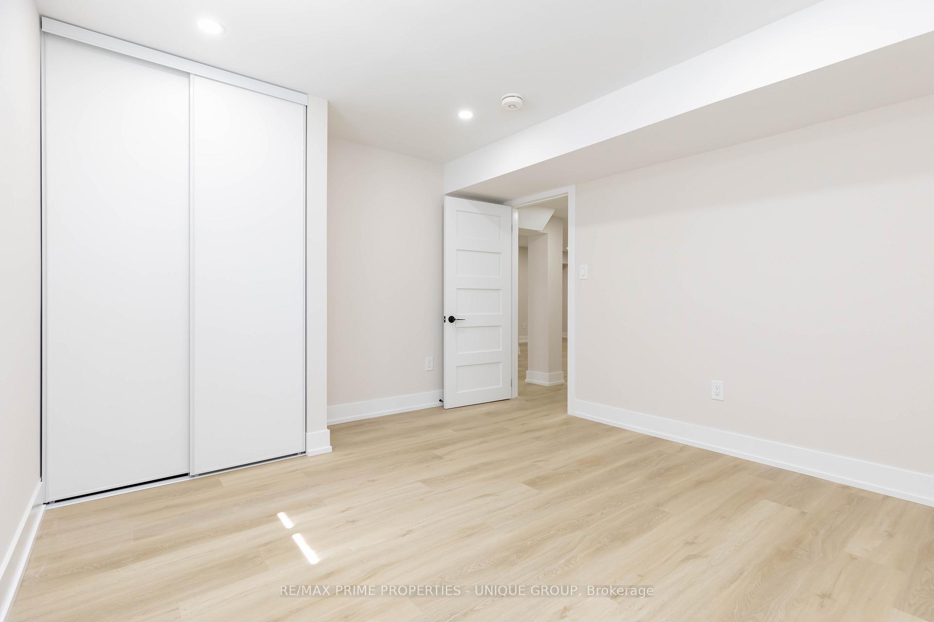 Photo 14 of Unit Lower, 10 Emmett Place E, Whitby, Pringle Creek — HOMEH