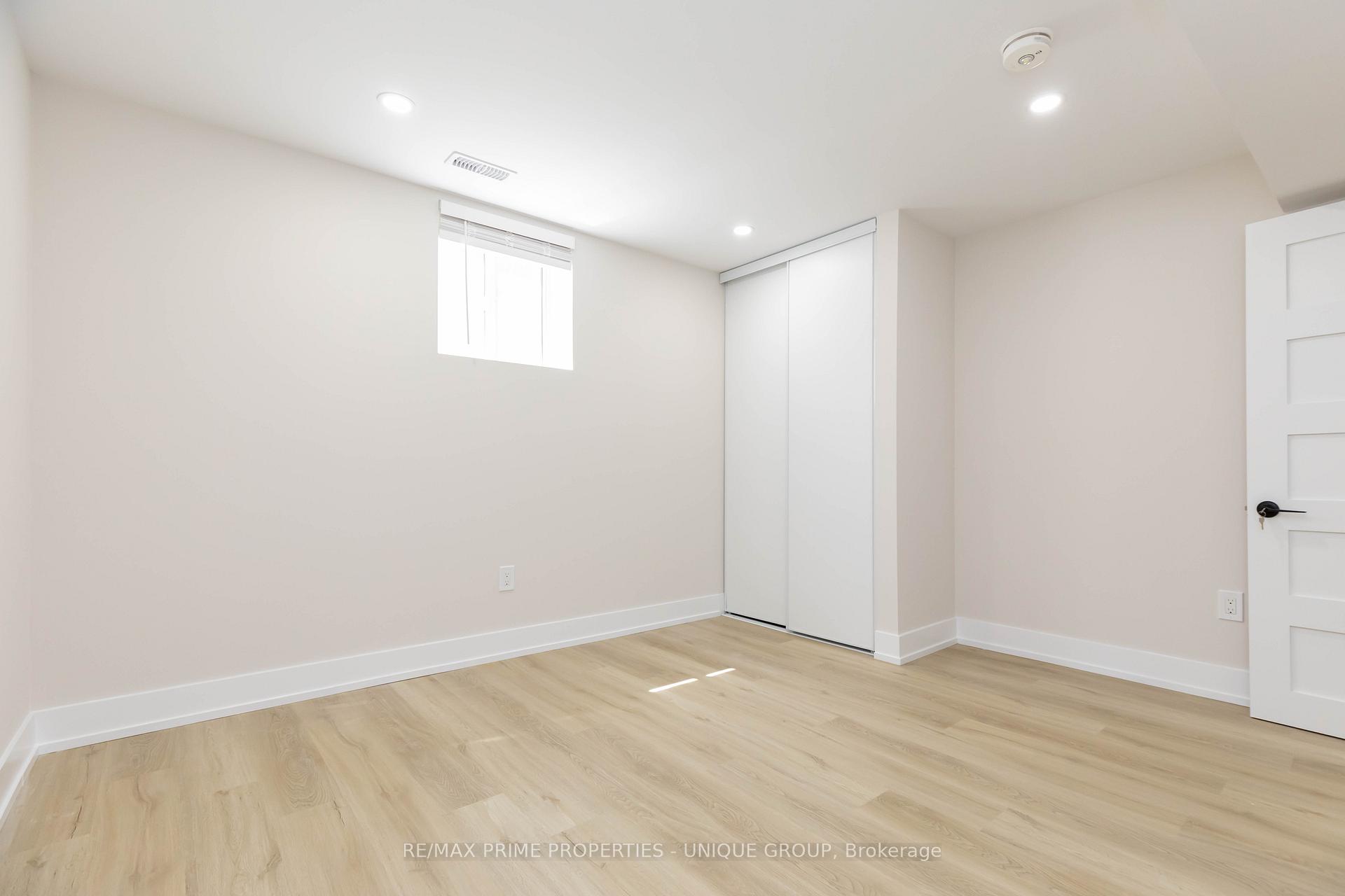 Photo 16 of Unit Lower, 10 Emmett Place E, Whitby, Pringle Creek — HOMEH