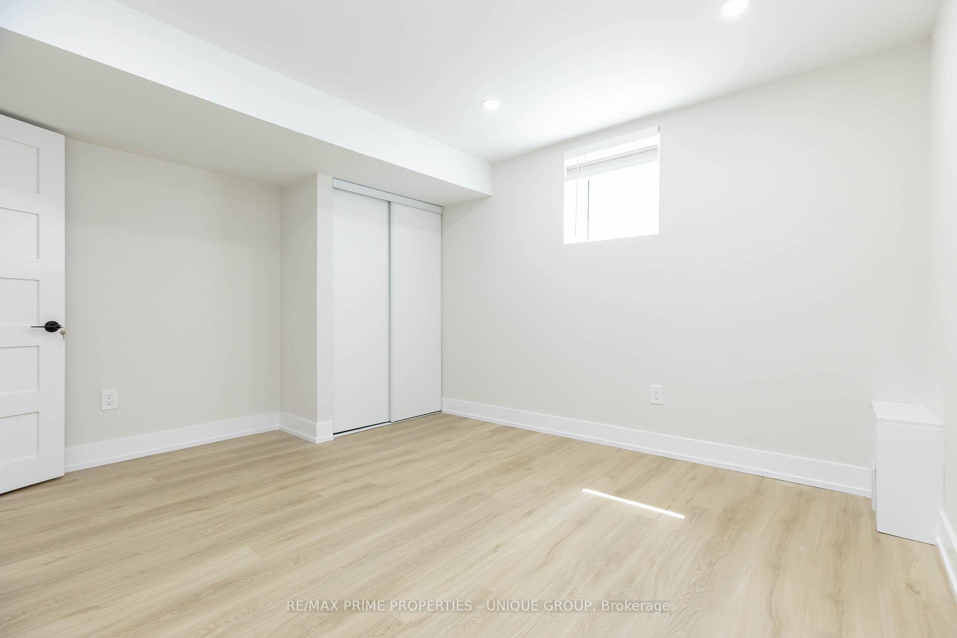 Photo 22 of Unit Lower, 10 Emmett Place E, Whitby, Pringle Creek — HOMEH