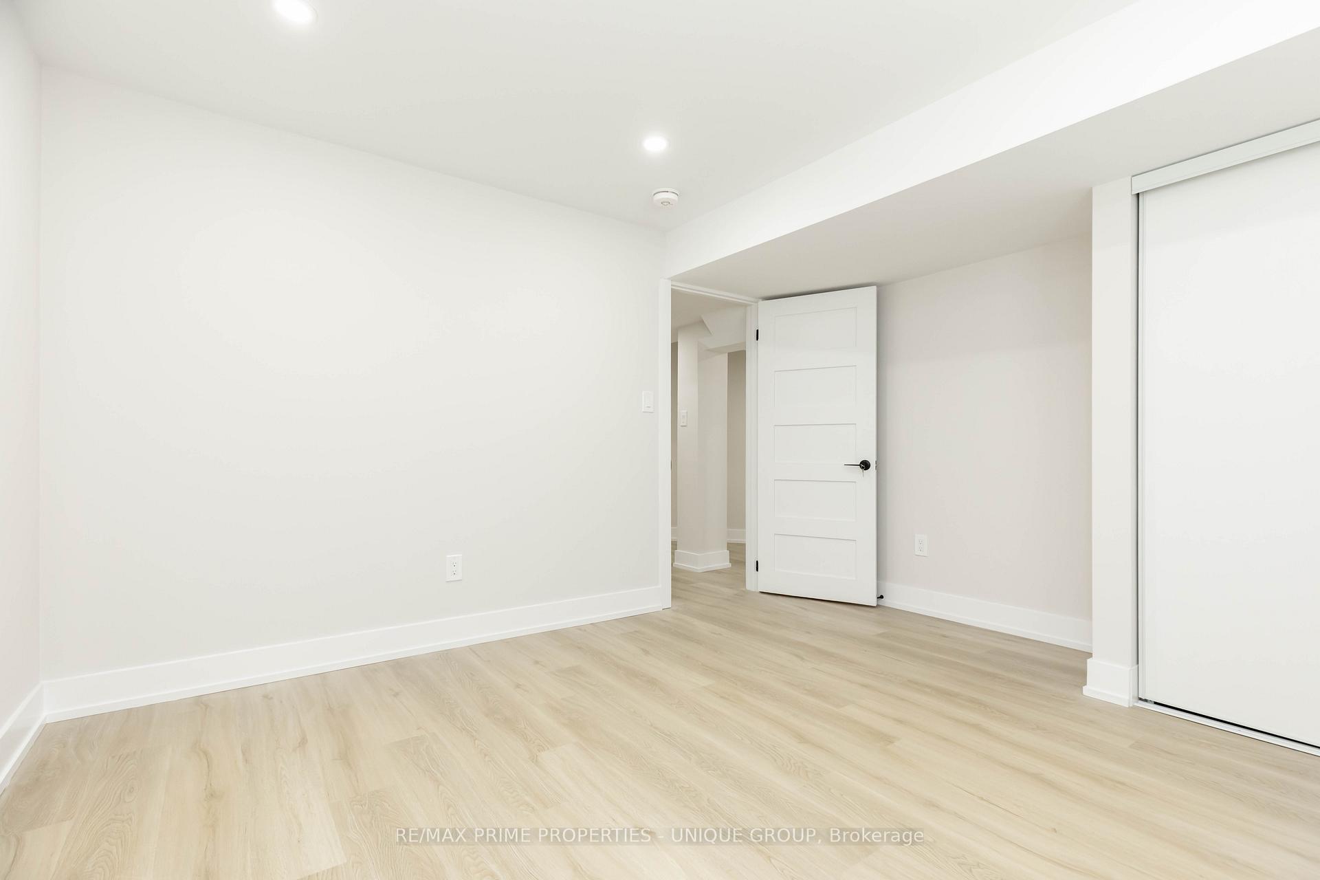 Photo 19 of Unit Lower, 10 Emmett Place E, Whitby, Pringle Creek — HOMEH