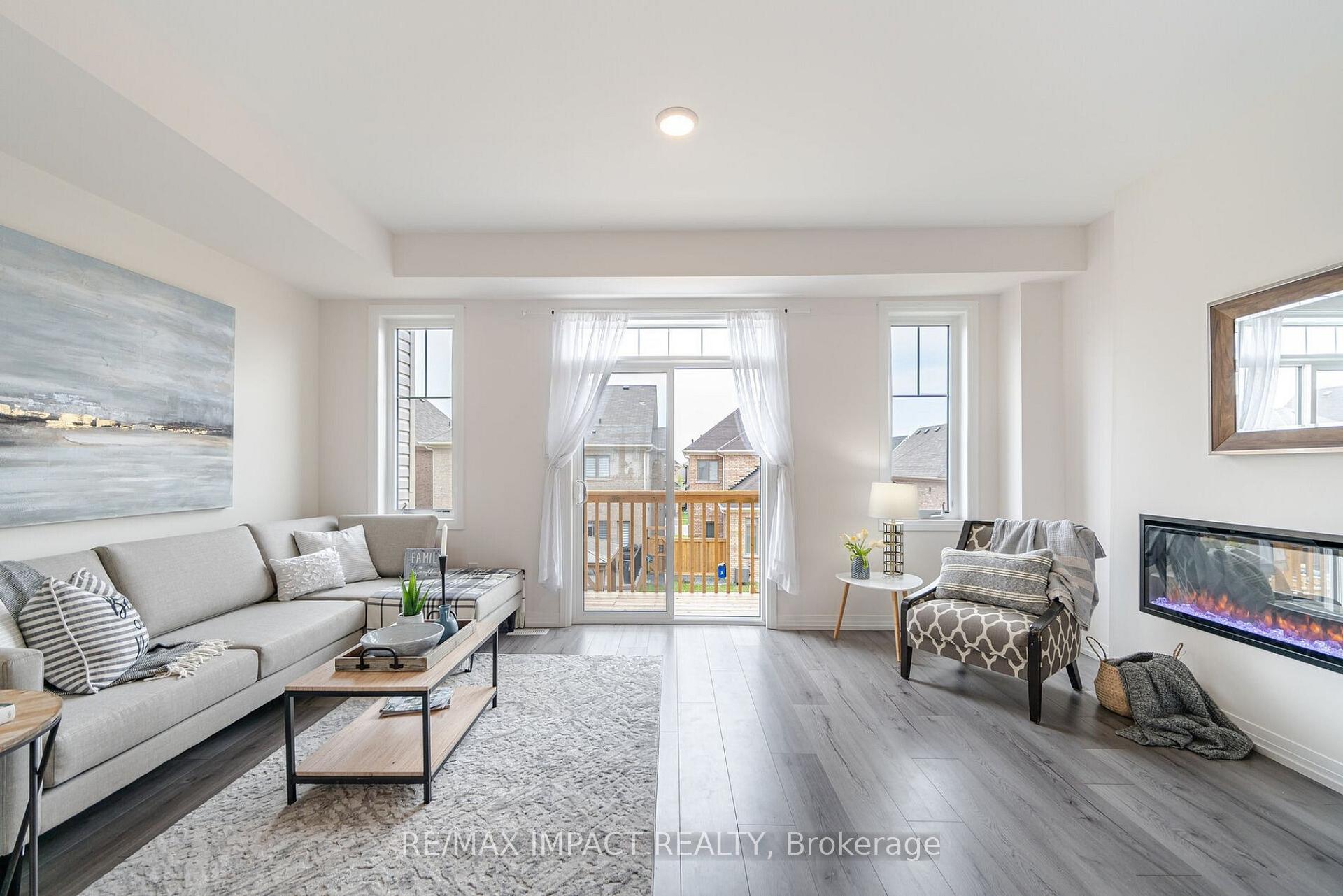 Photo 4 of 59 Bavin Street, Clarington, Bowmanville — HOMEH