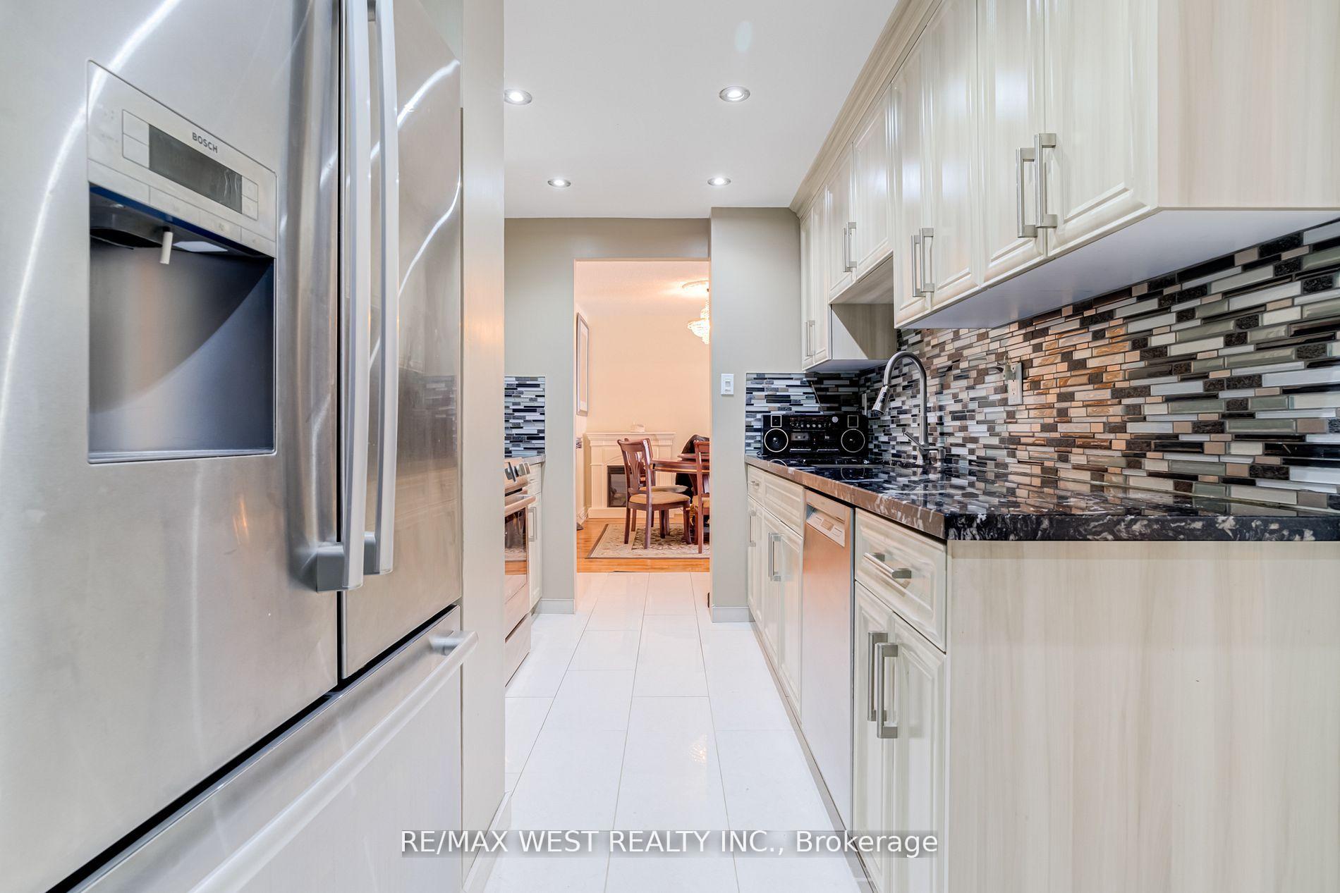 Photo 9 of Unit 415, 320 Dixon Road, Etobicoke, Kingsview Village-The Westway — HOMEH