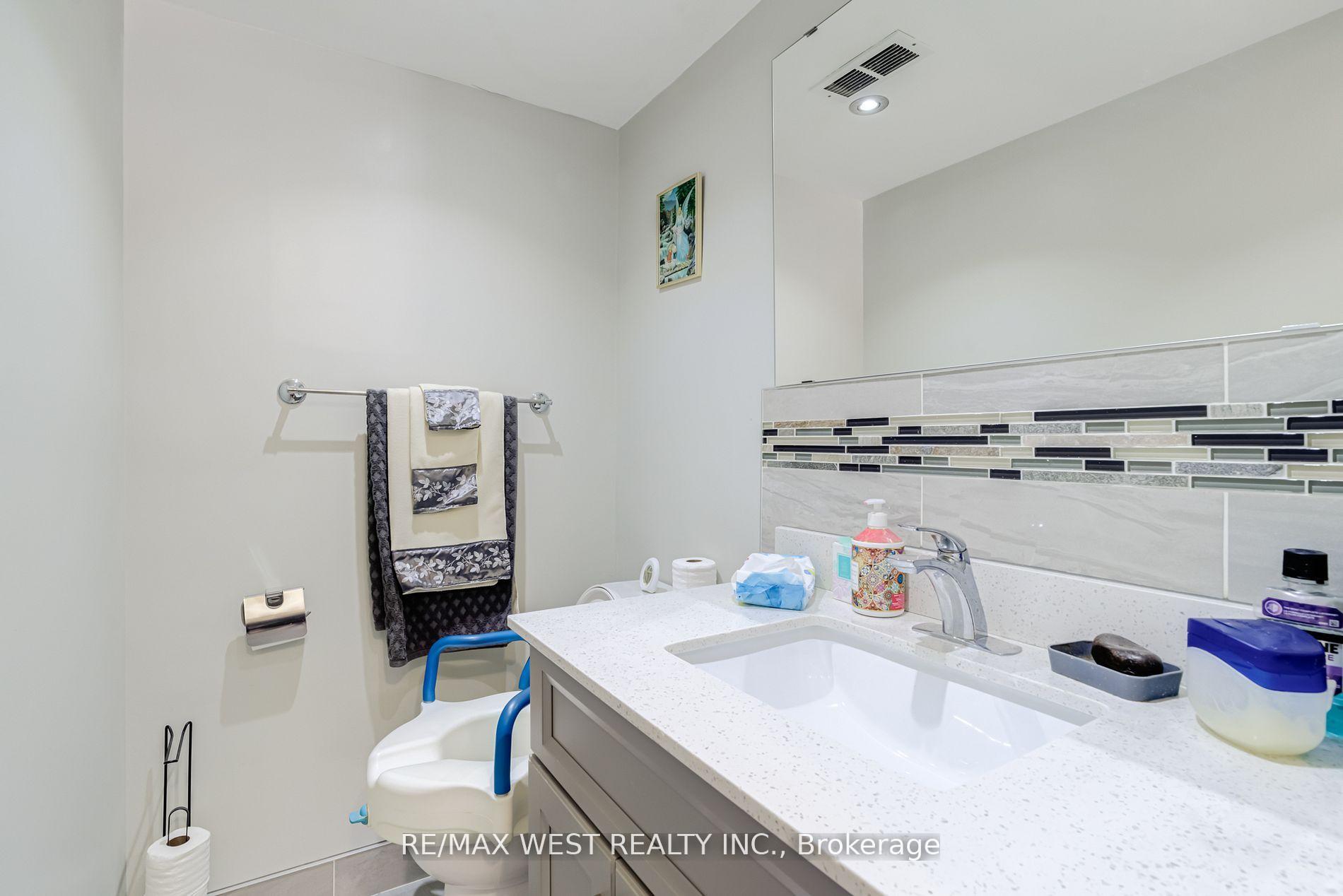 Photo 7 of Unit 415, 320 Dixon Road, Etobicoke, Kingsview Village-The Westway — HOMEH