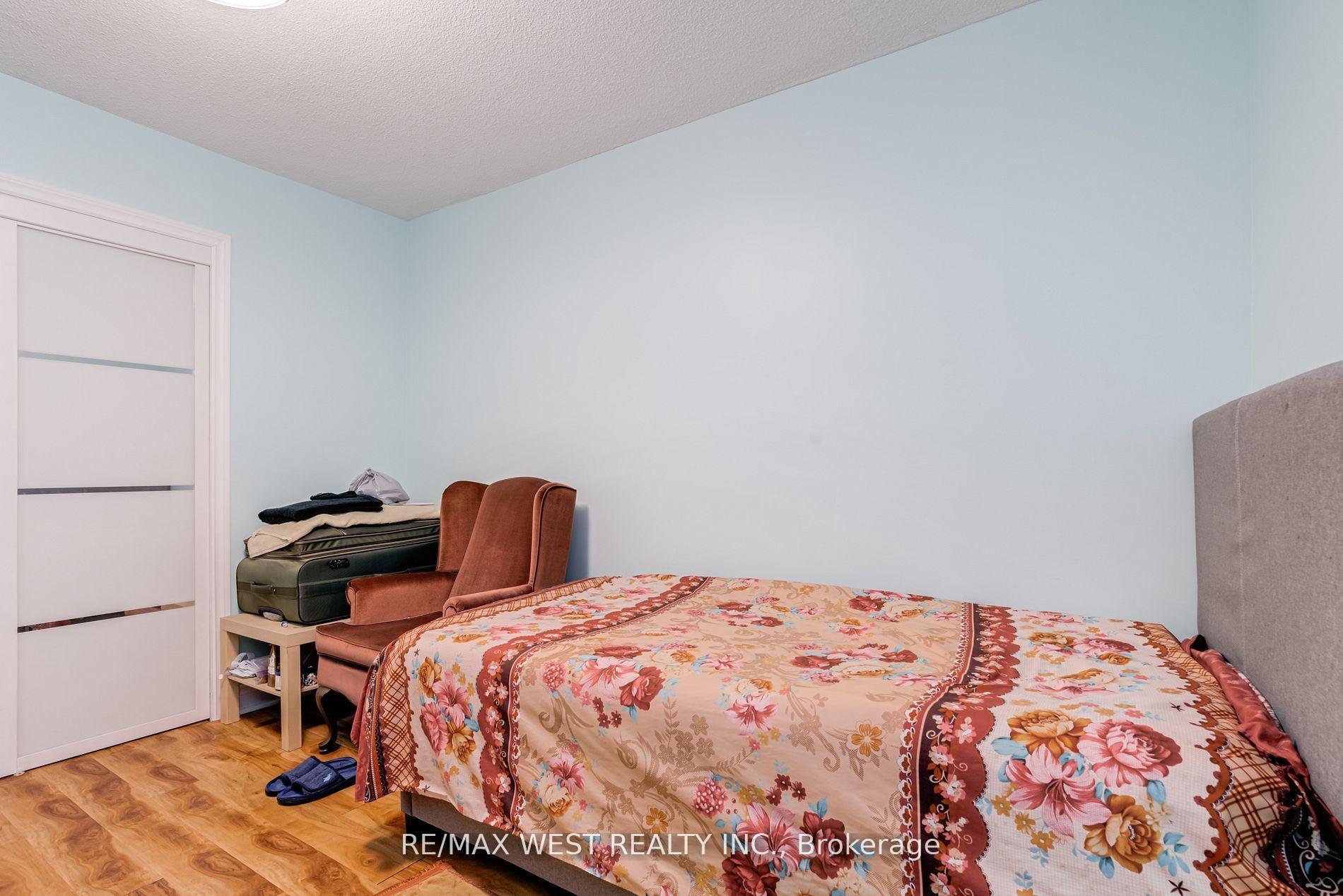 Photo 35 of Unit 415, 320 Dixon Road, Etobicoke, Kingsview Village-The Westway — HOMEH