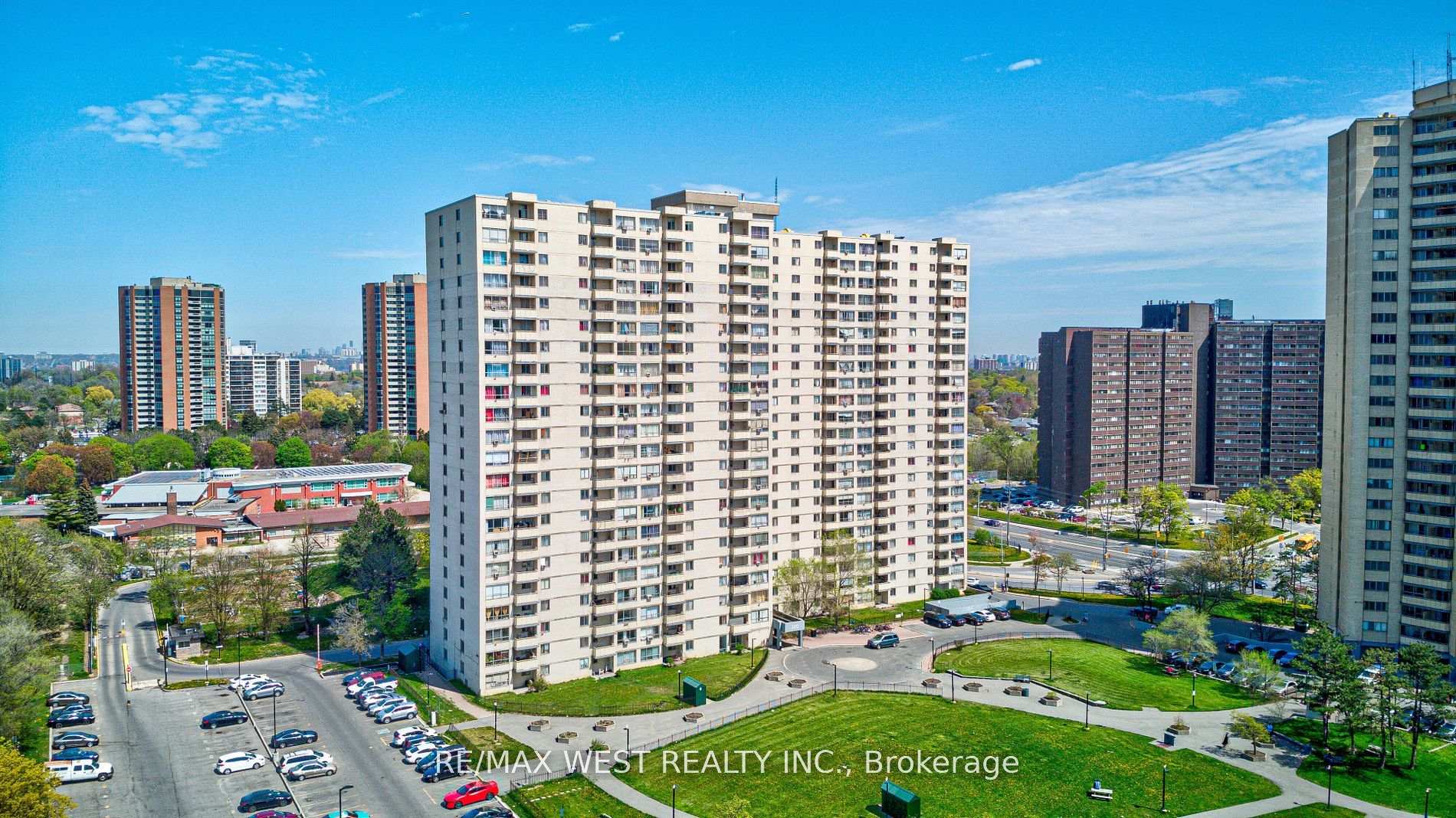 Photo 33 of Unit 415, 320 Dixon Road, Etobicoke, Kingsview Village-The Westway — HOMEH