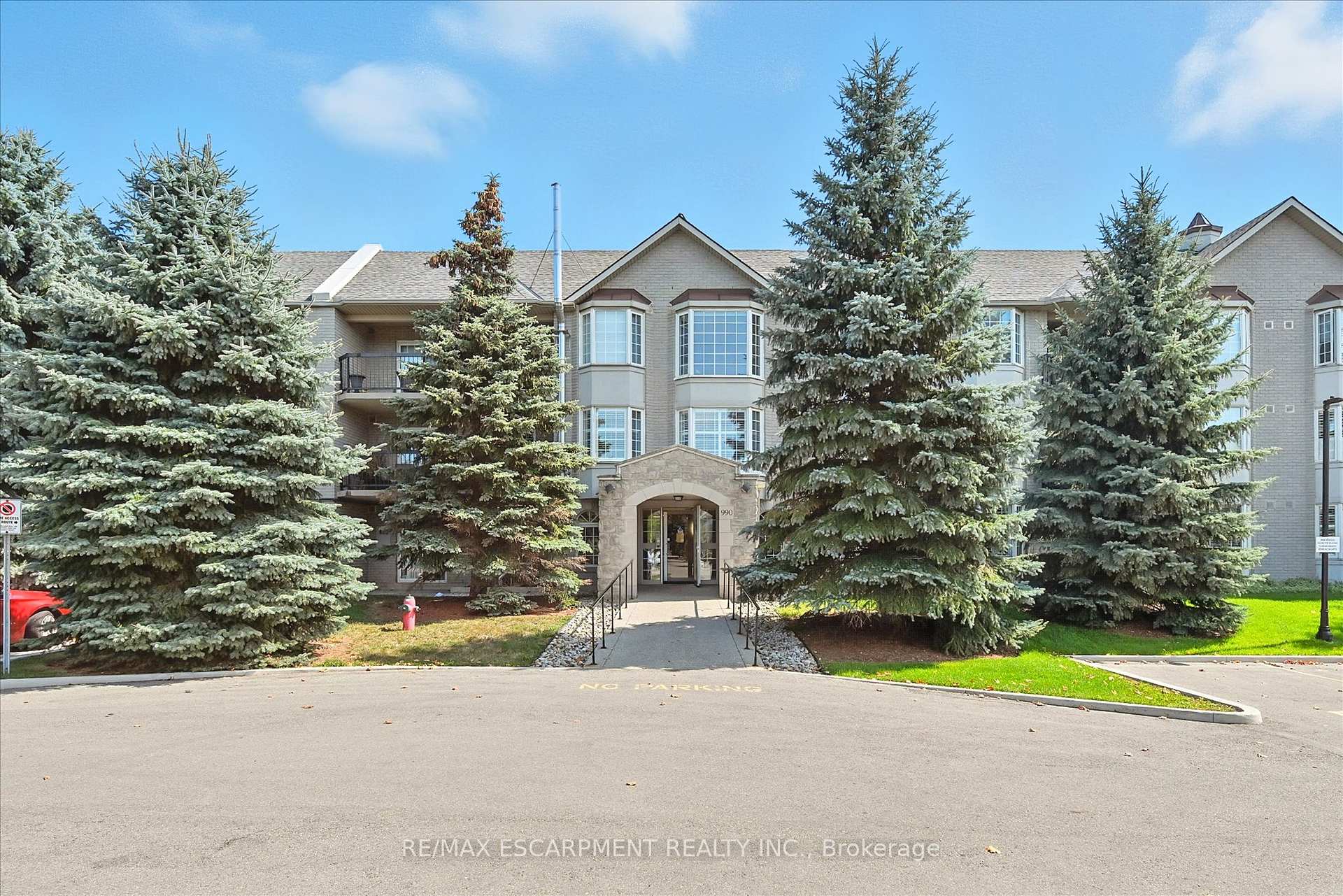 Photo 1 of Unit 204, 990 Golf Links Road, Hamilton, Ancaster — HOMEH