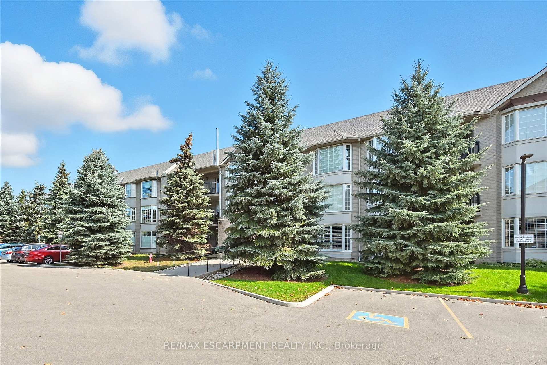 Photo 9 of Unit 204, 990 Golf Links Road, Hamilton, Ancaster — HOMEH