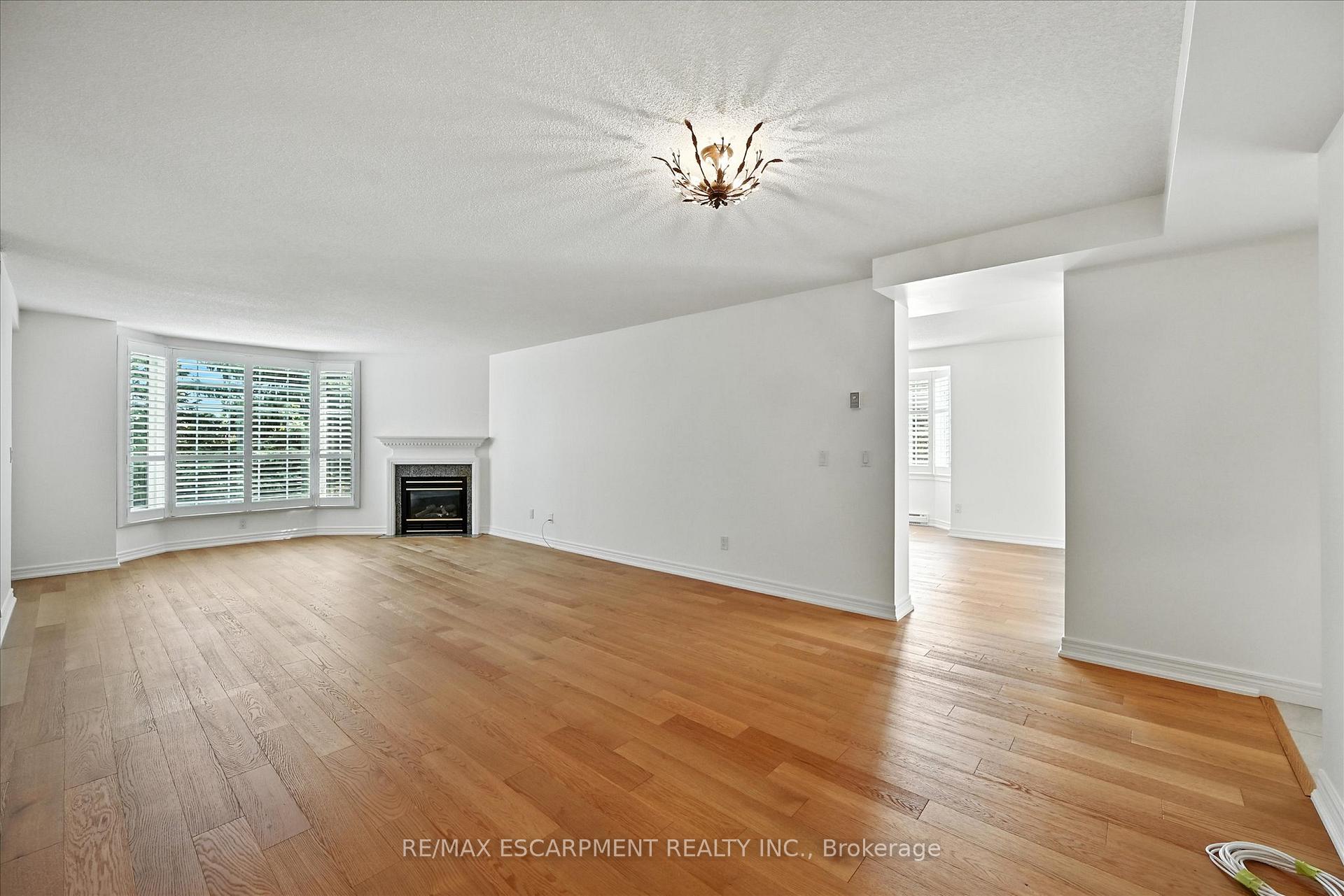 Photo 23 of Unit 204, 990 Golf Links Road, Hamilton, Ancaster — HOMEH
