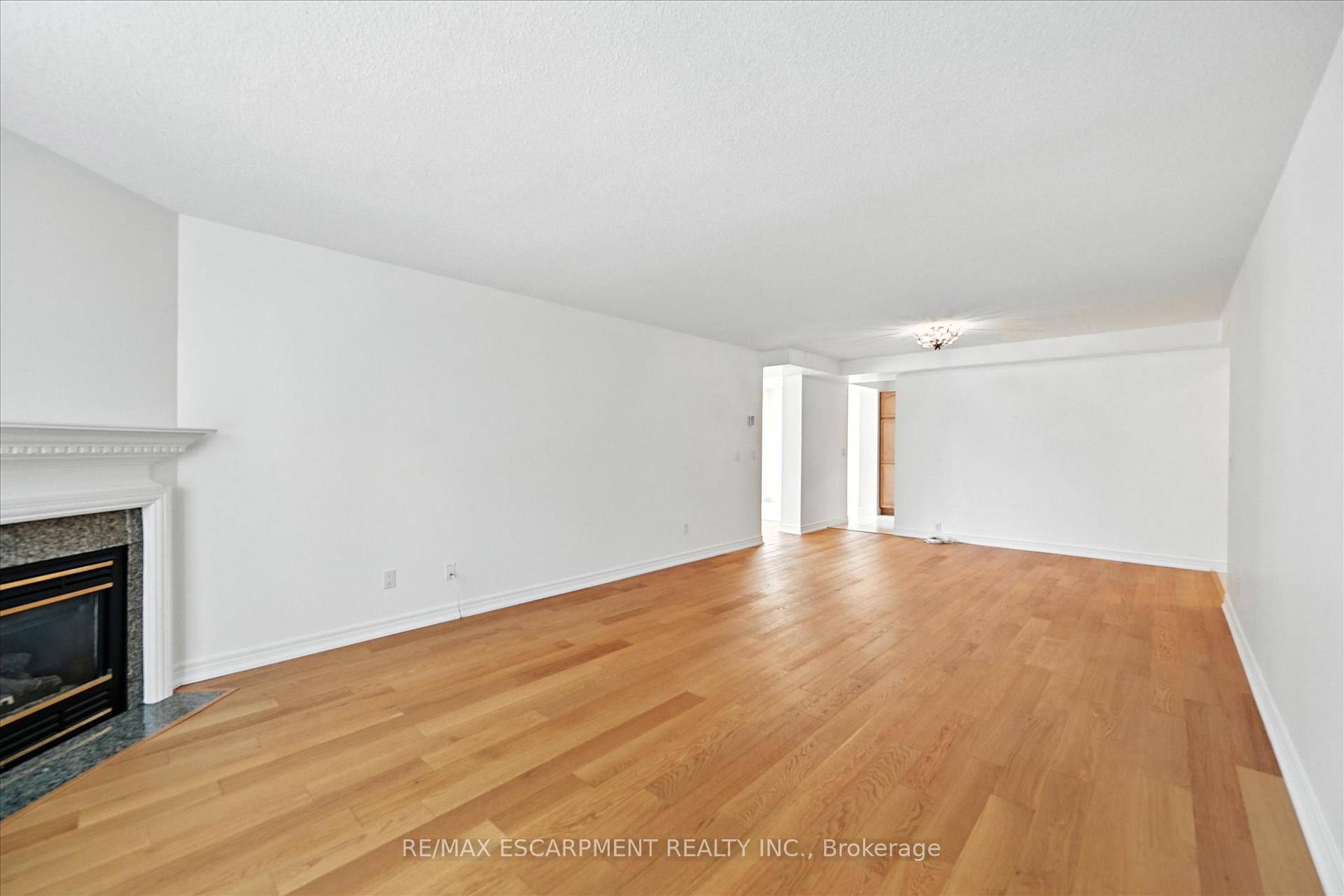 Photo 38 of Unit 204, 990 Golf Links Road, Hamilton, Ancaster — HOMEH