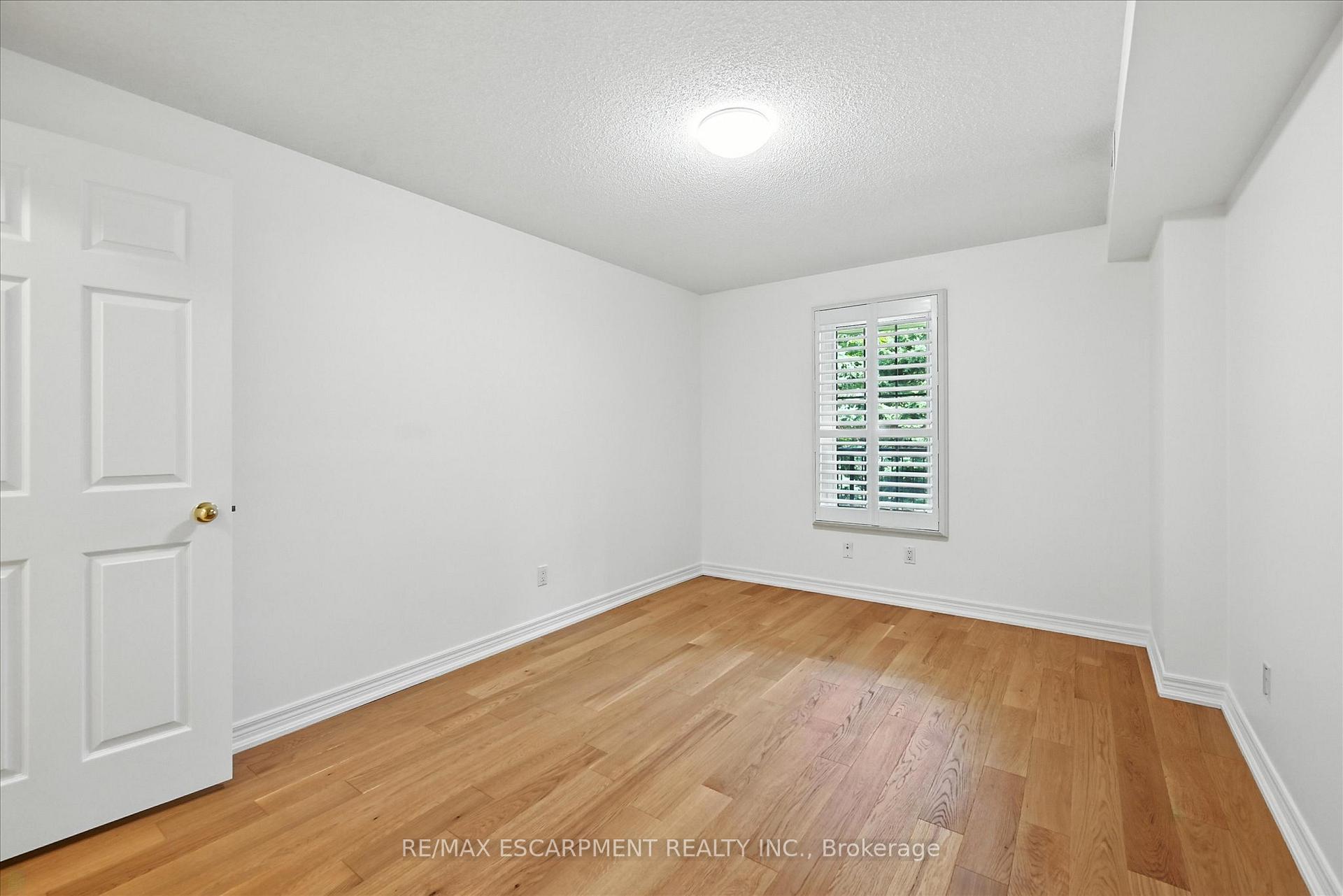 Photo 27 of Unit 204, 990 Golf Links Road, Hamilton, Ancaster — HOMEH