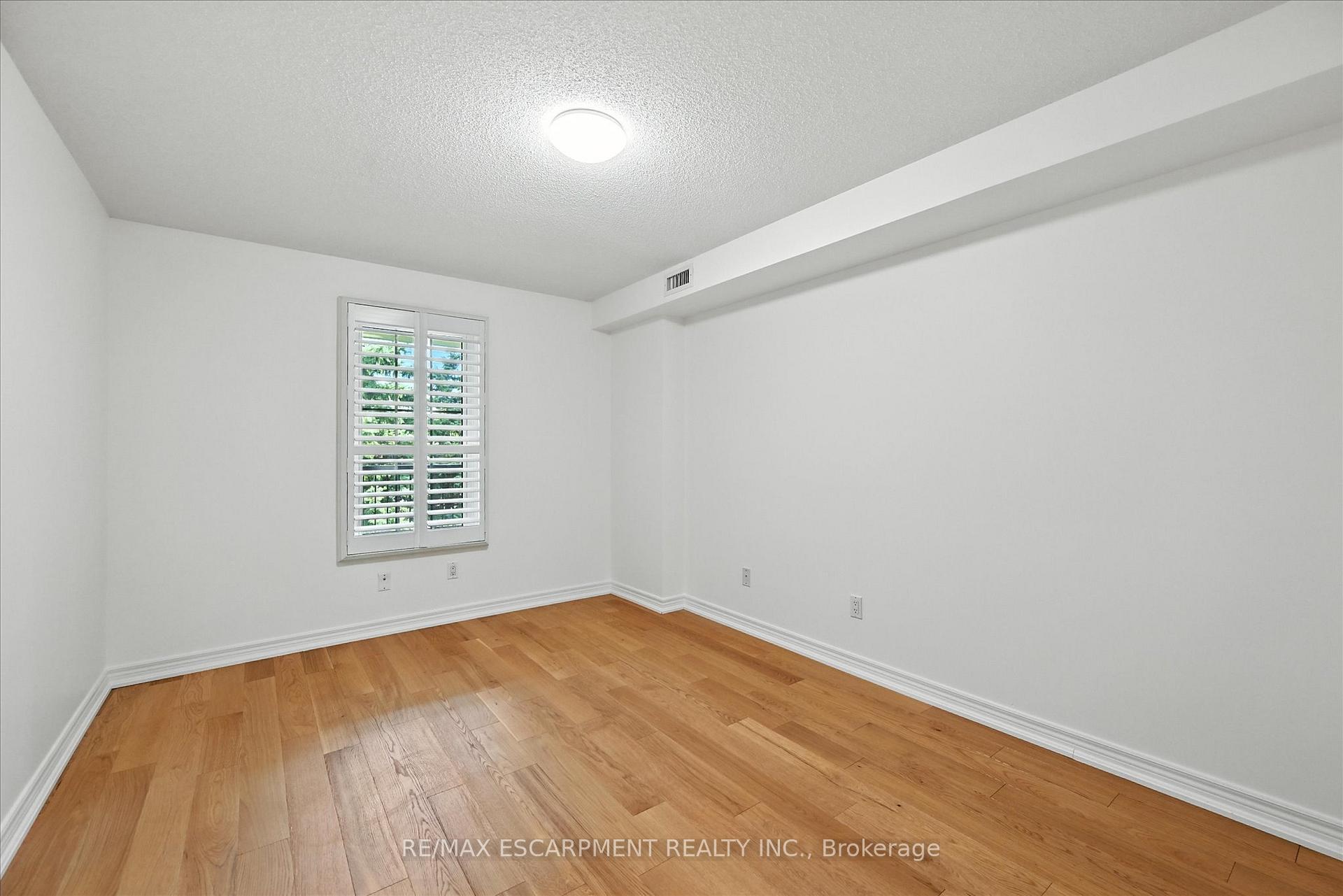 Photo 39 of Unit 204, 990 Golf Links Road, Hamilton, Ancaster — HOMEH